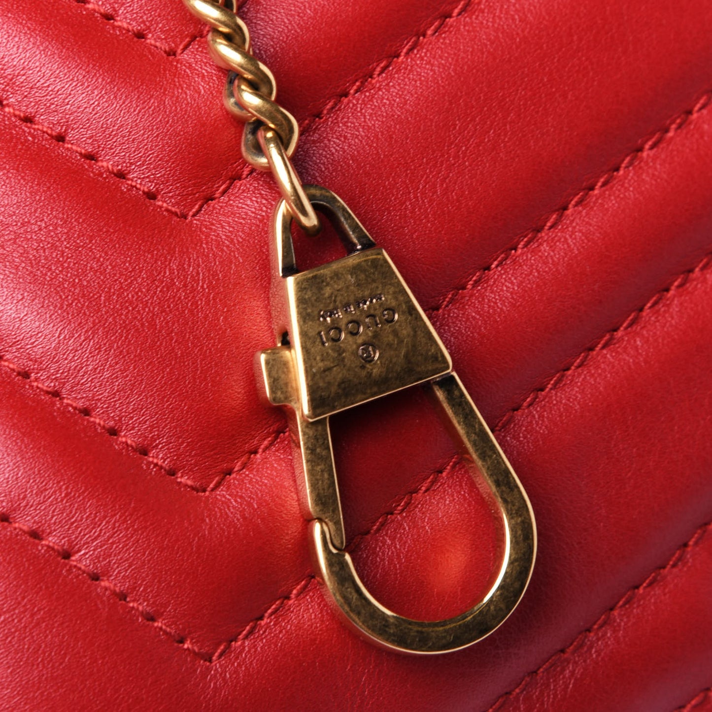 Calfskin Matelasse Super Mini GG Marmont Shoulder Bag Hibiscus Red