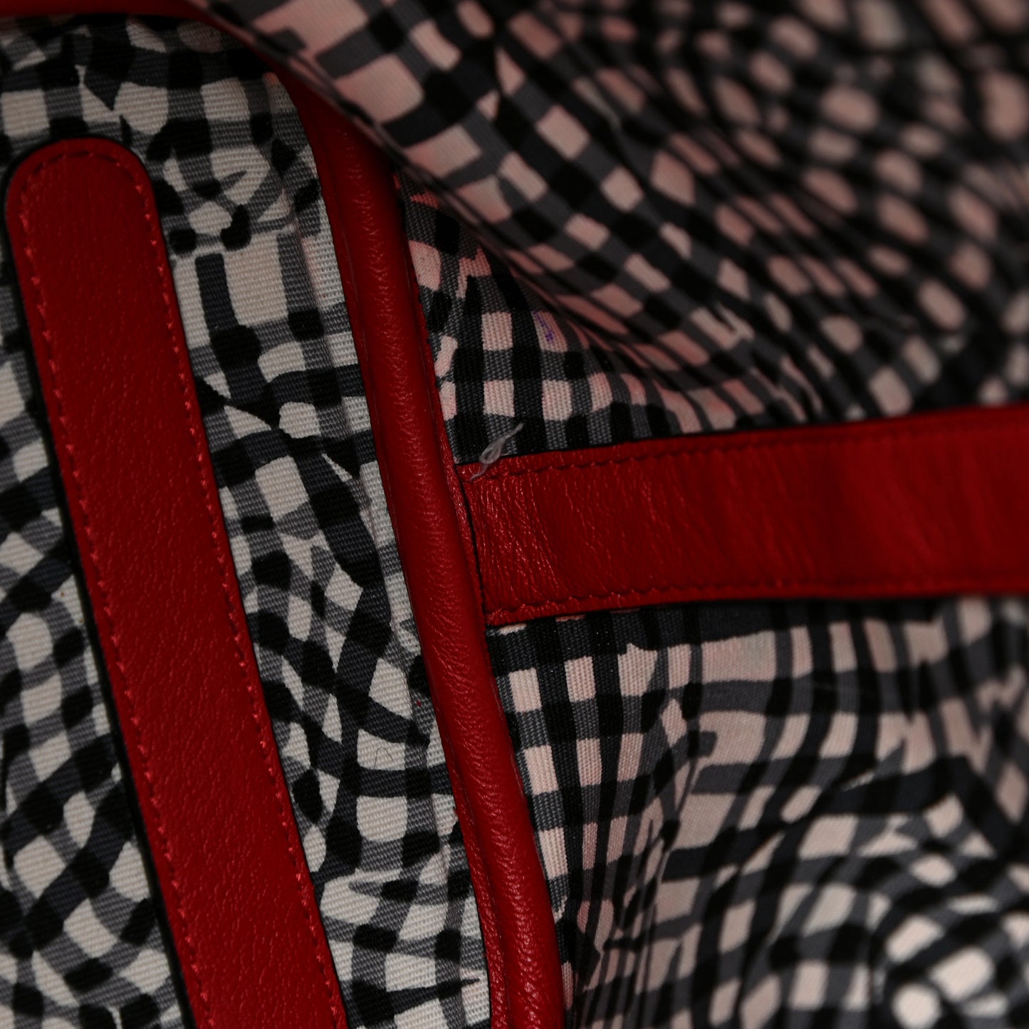 Visetos Medium Liz Reversible Shopper Tote Ruby Red