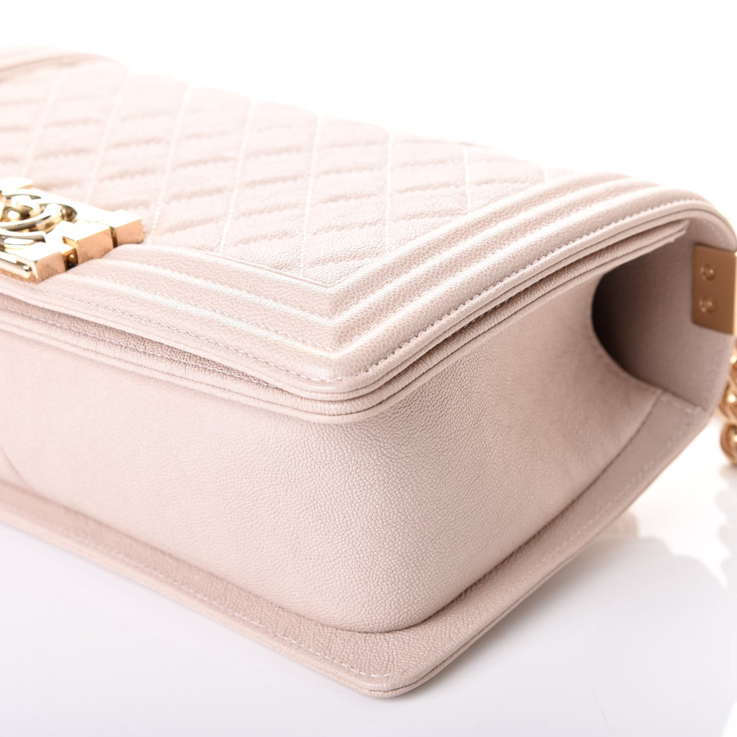 Caviar Quilted Medium Boy Flap Light Pink
