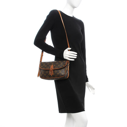 Louis Vuitton Monogram Sac Gibeciere PM 2 of 18
