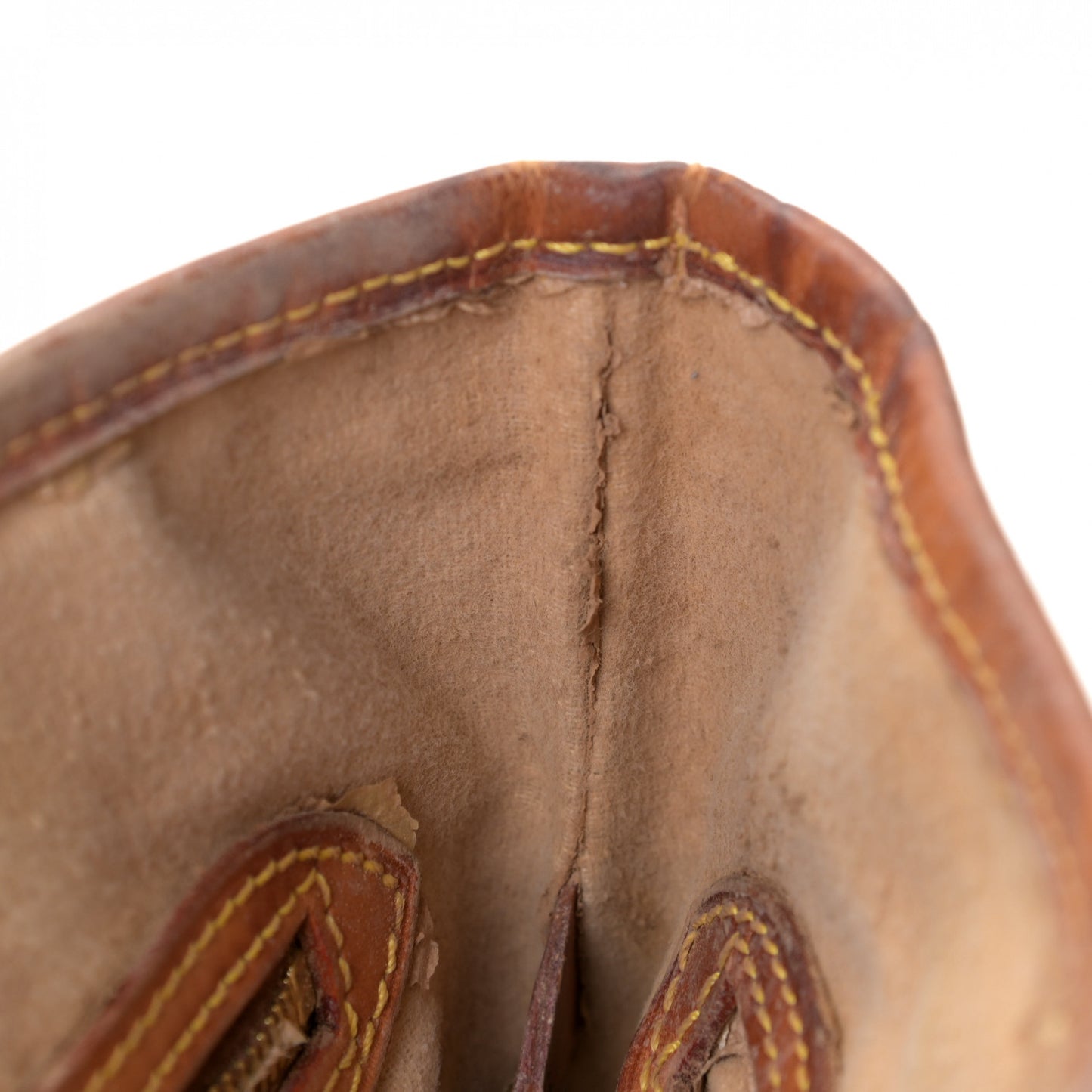 Monogram Petit Bucket 23