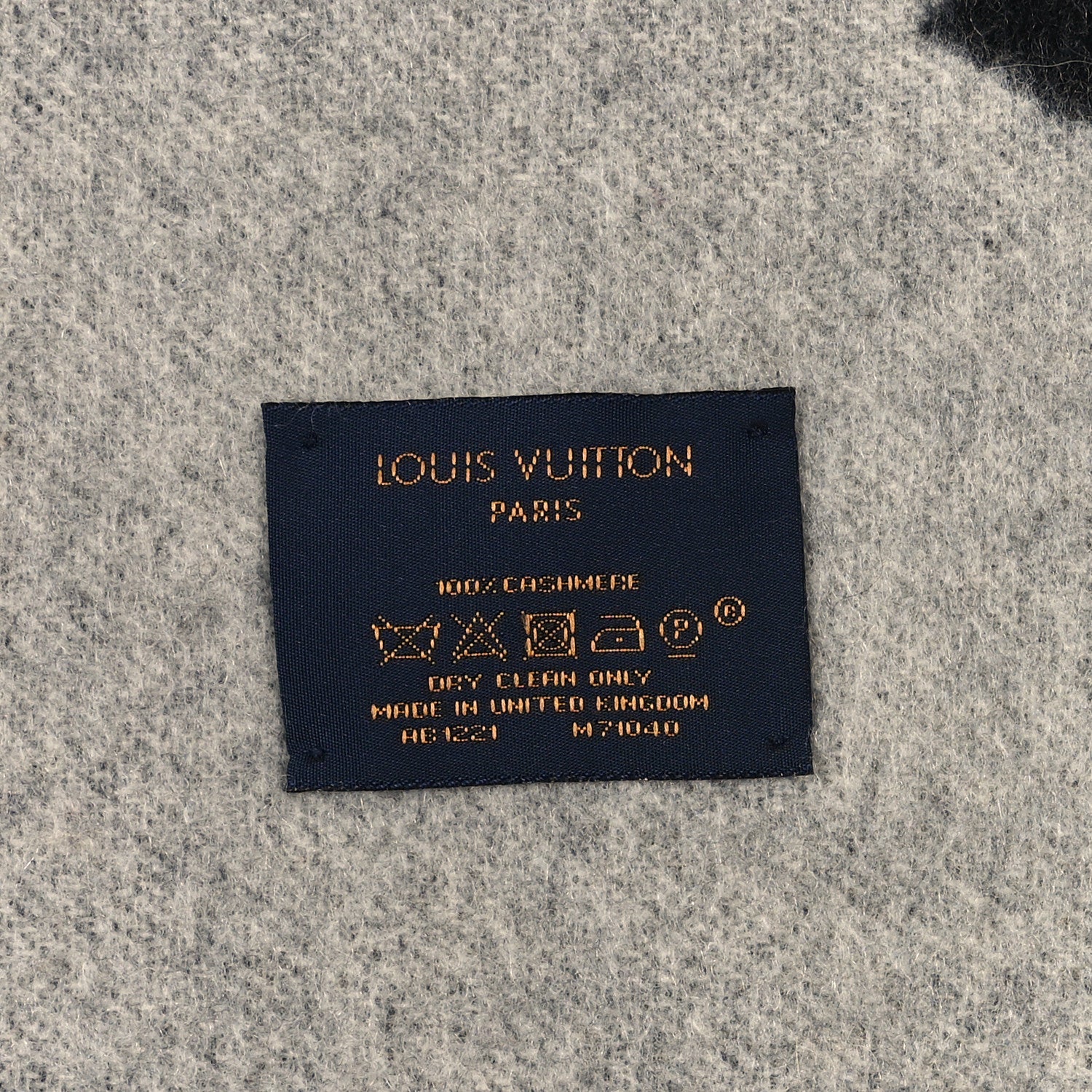 Louis Vuitton Cashmere Monogram Reykjavik Scarf Black Black 3 of 3