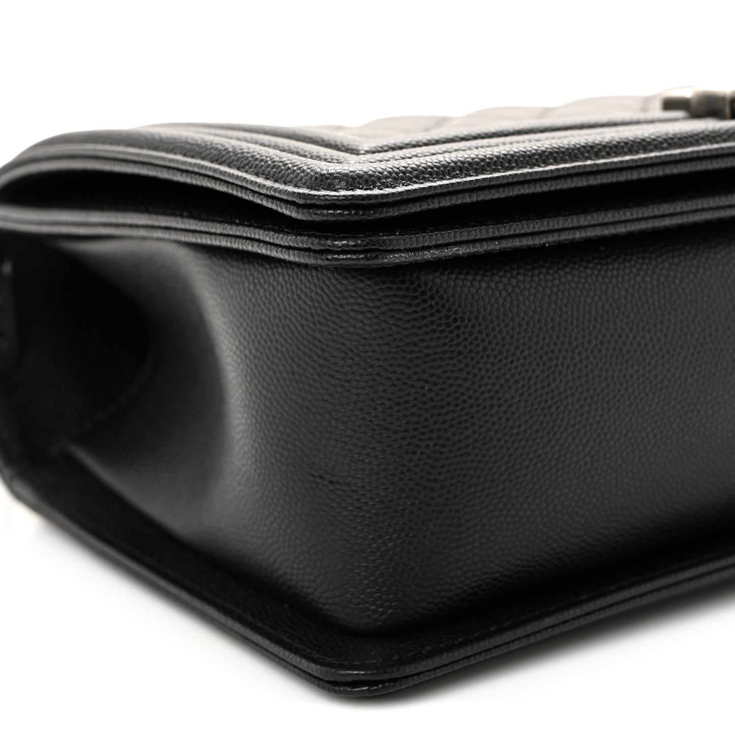 Caviar Quilted Medium Boy Flap Black
