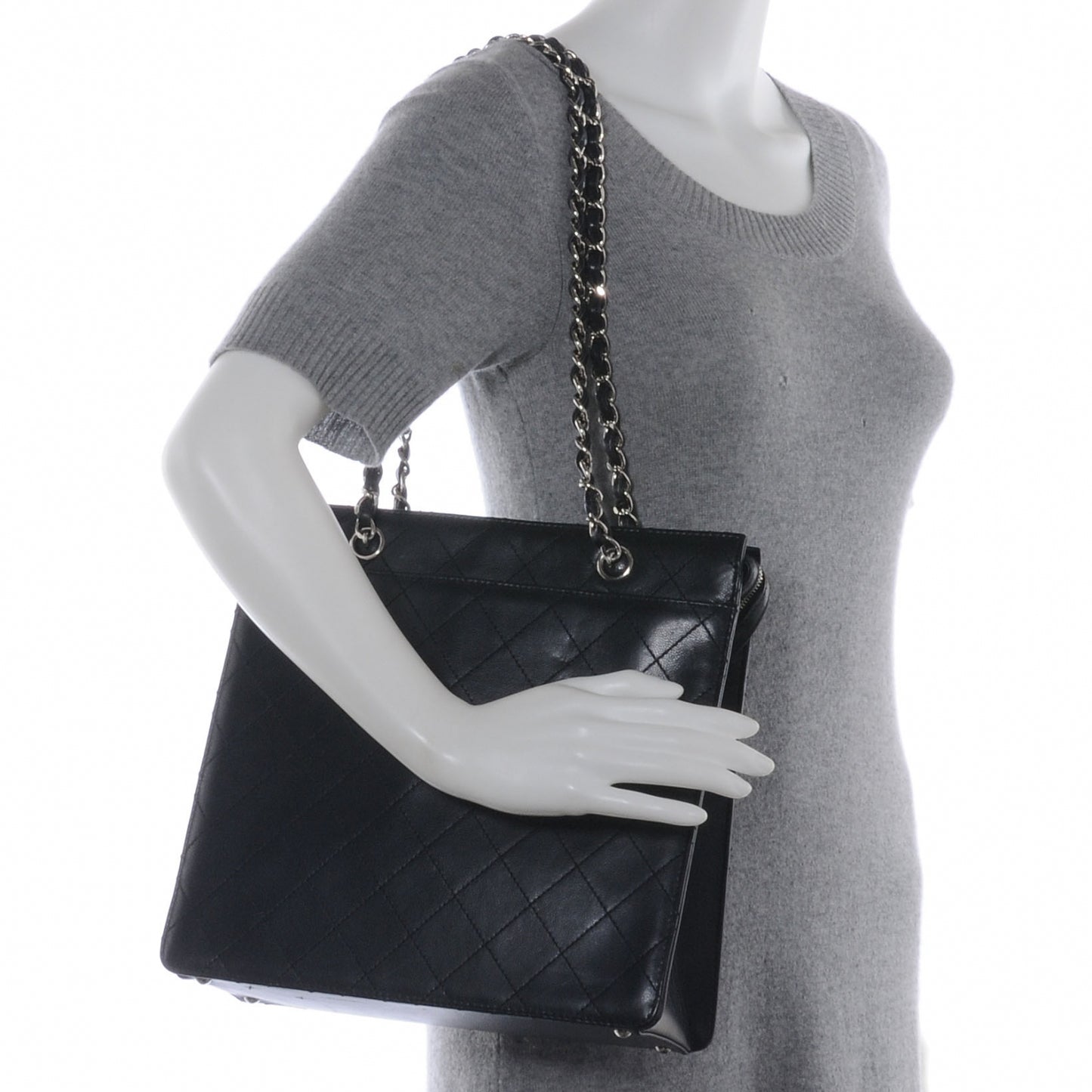 Caviar Quilted Shoulder Bag Black