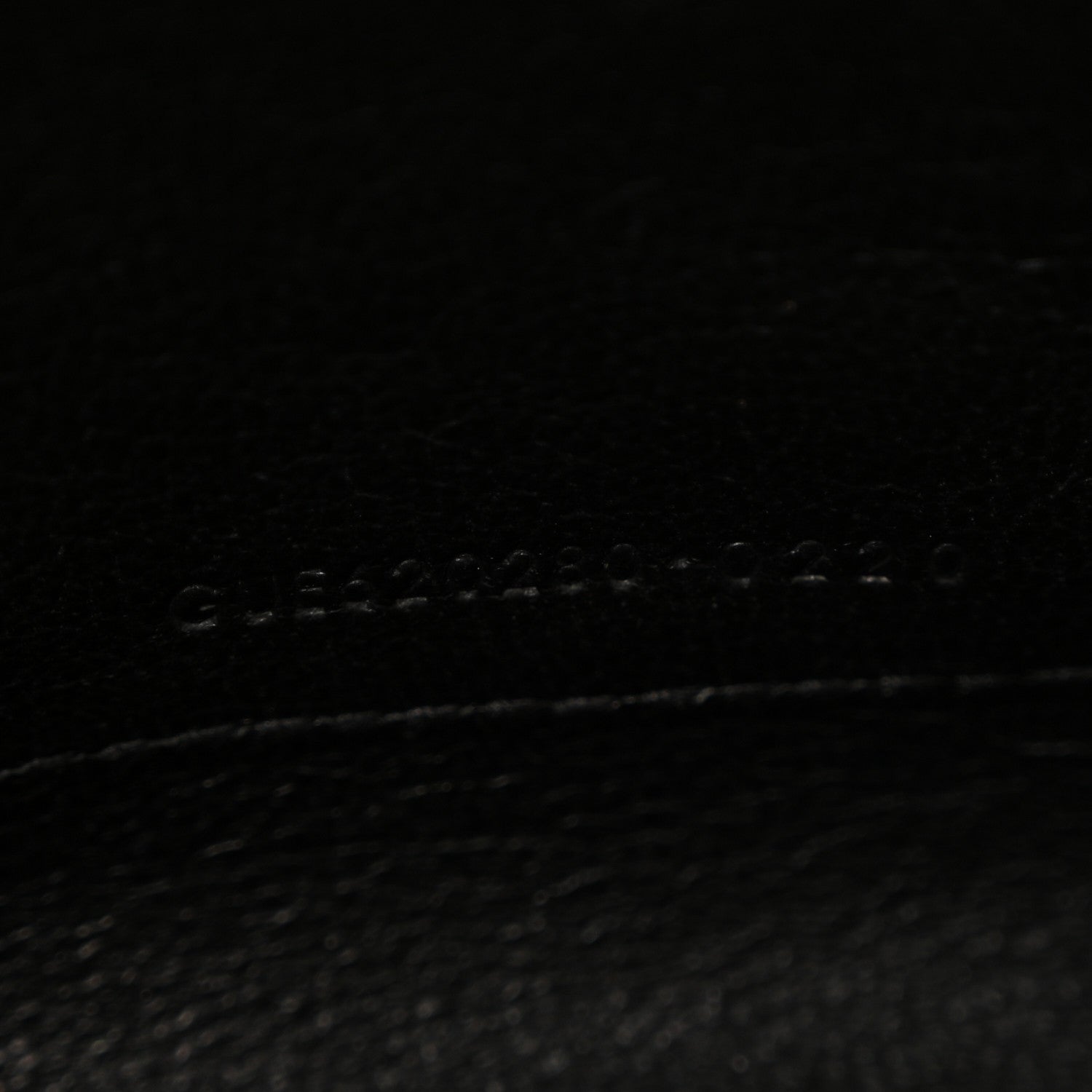 Saint Laurent Grain De Poudre Mixed Matelasse Triquilt Monogram Chain Wallet Dune 7 of 11