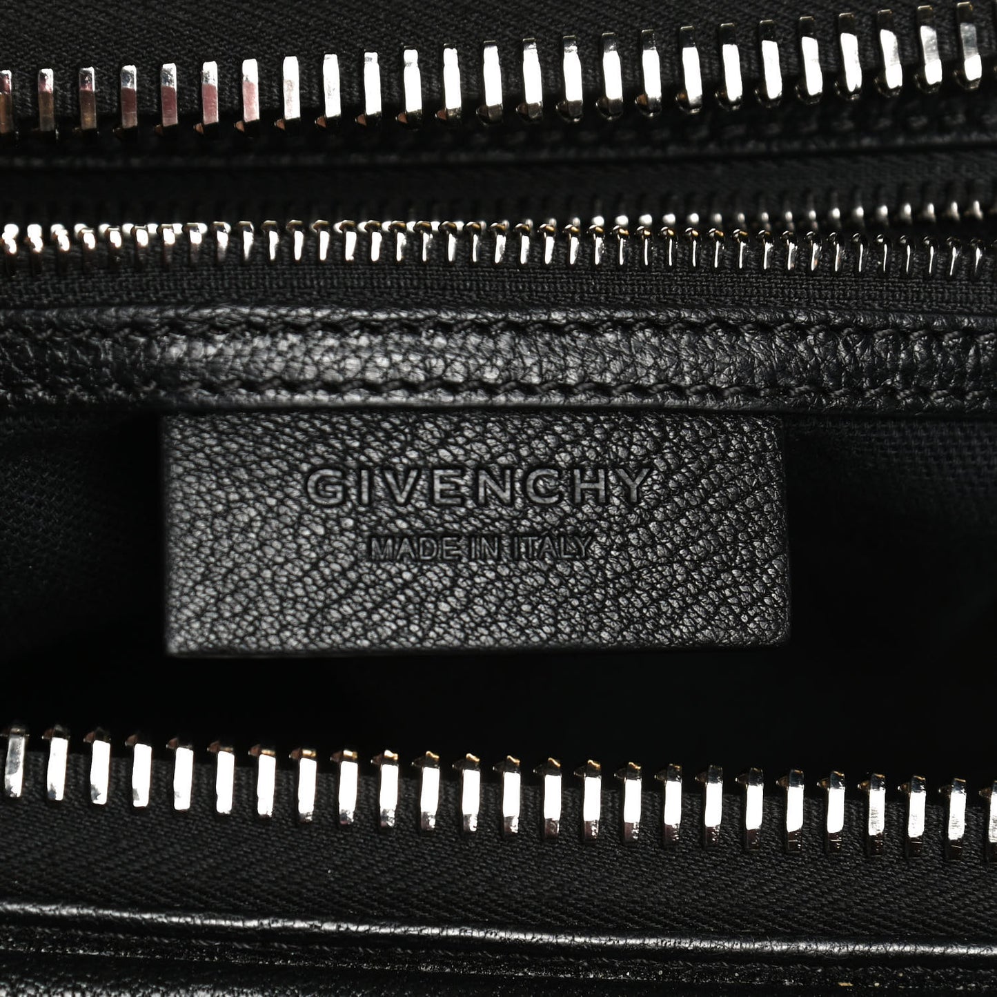 Sugar Goatskin Medium Antigona Black