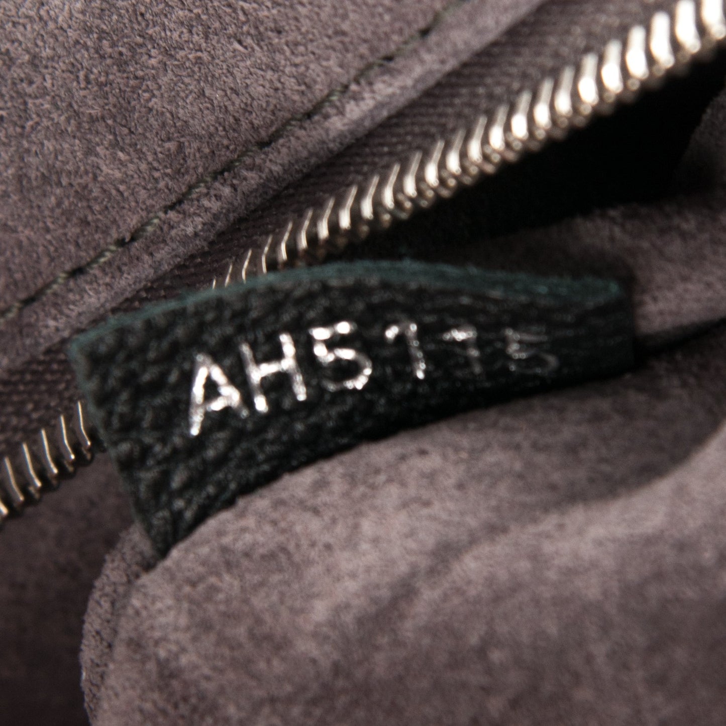 Veau Cachemire Soft Lockit PM Black