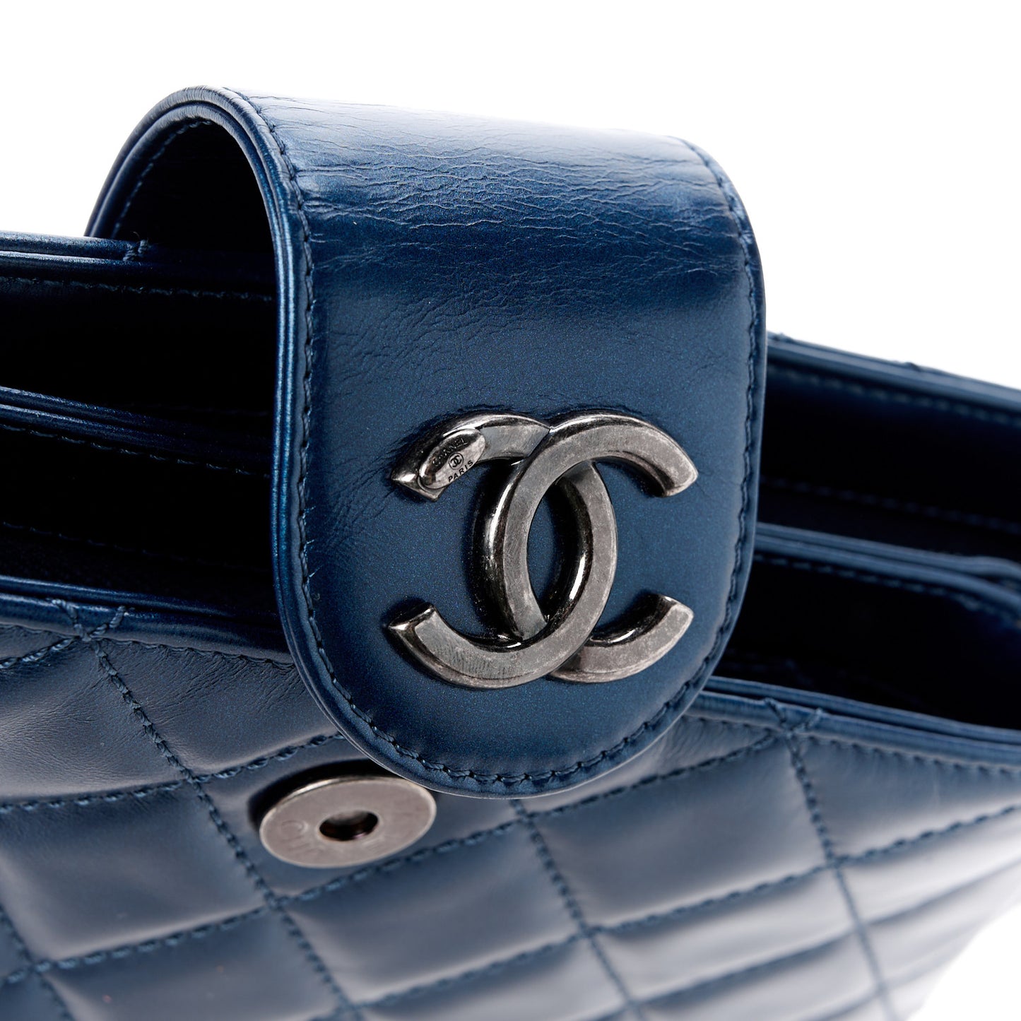 Glazed Calfskin Quilted Coco Pleats Clutch Navy