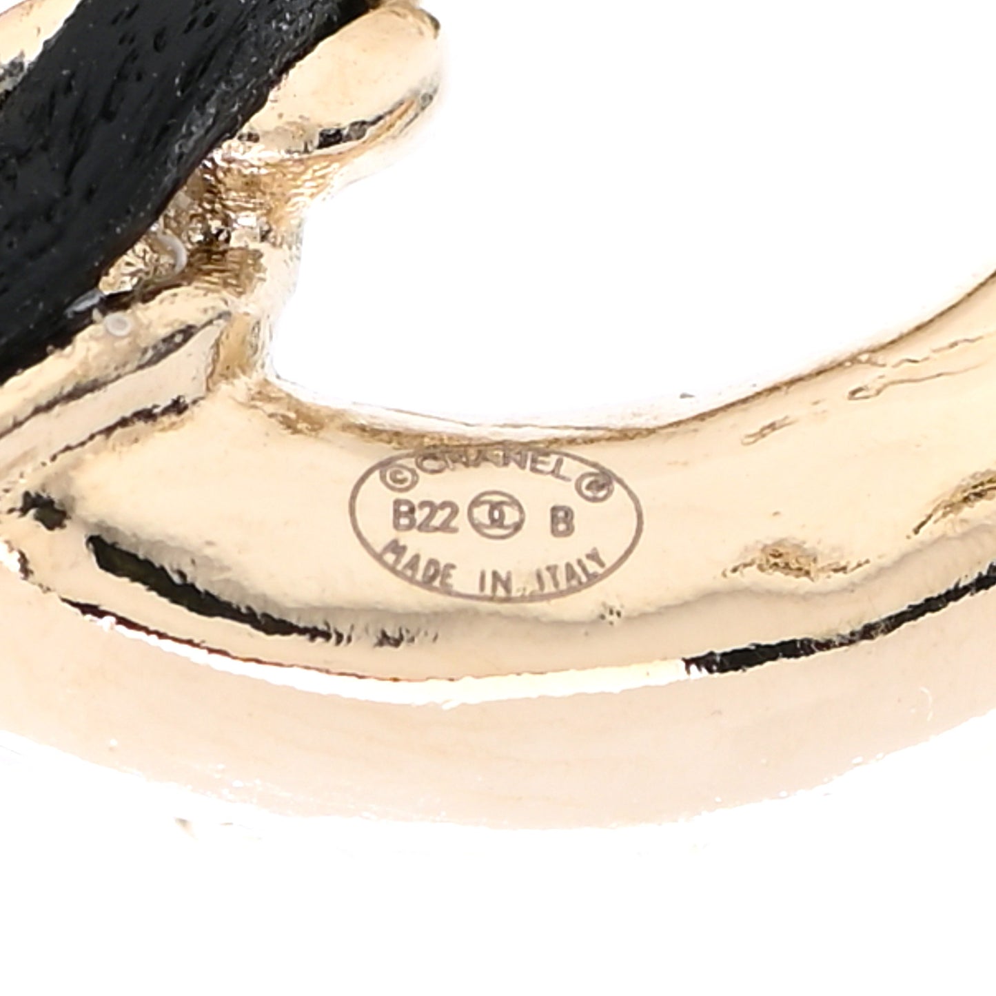 Pearl Lambskin Chain CC Earrings Gold Black