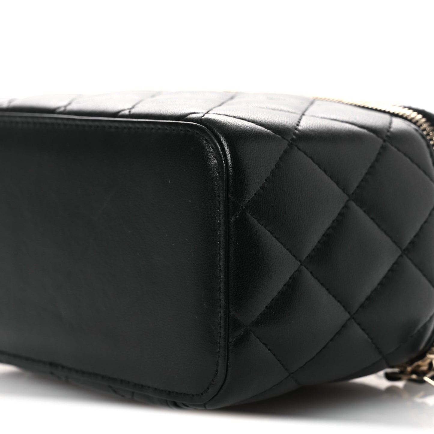 Lambskin Quilted Small Top Handle Vanity Case With Chain Black