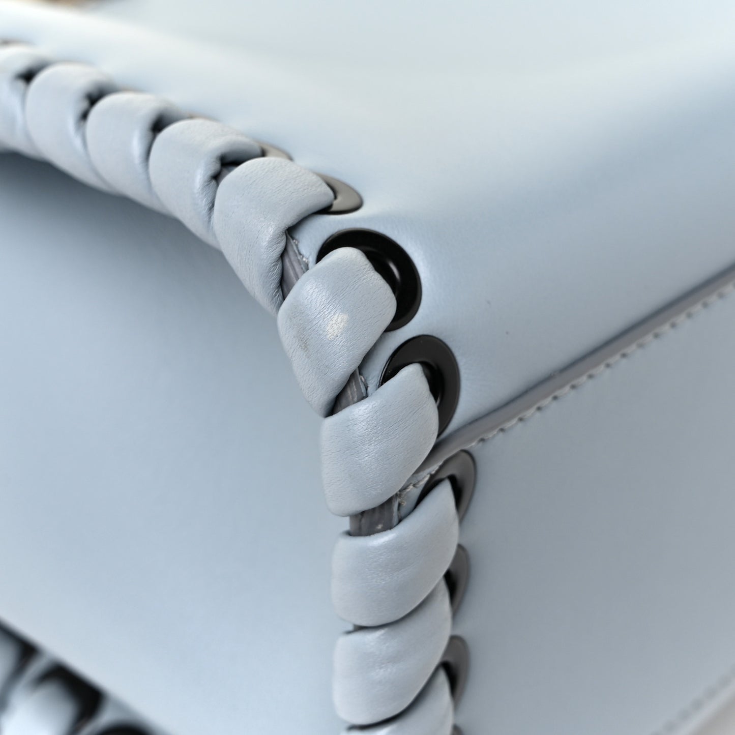 Nappa Lace Up Mini Peekaboo Iconic Satchel Azzurro Polvere