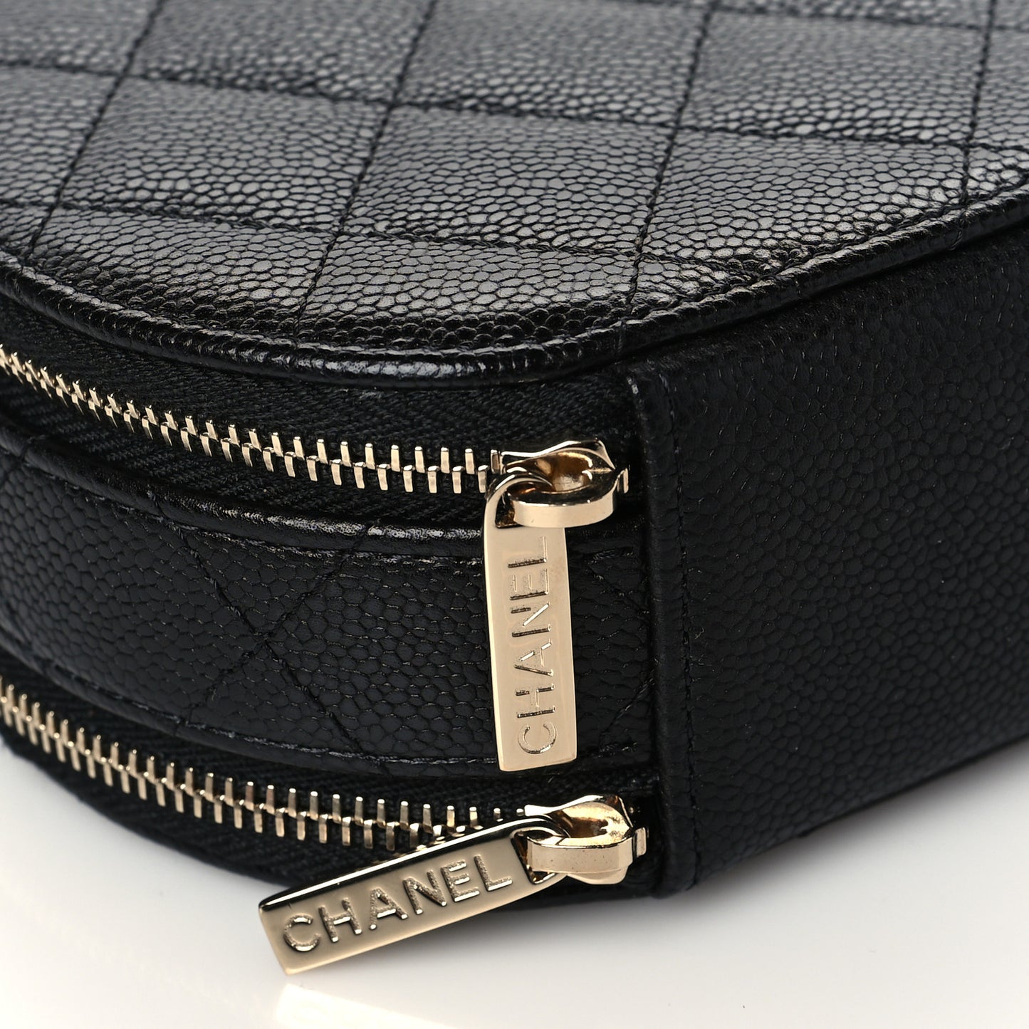 Caviar Quilted Round Handle With Care Vanity With Chain Black