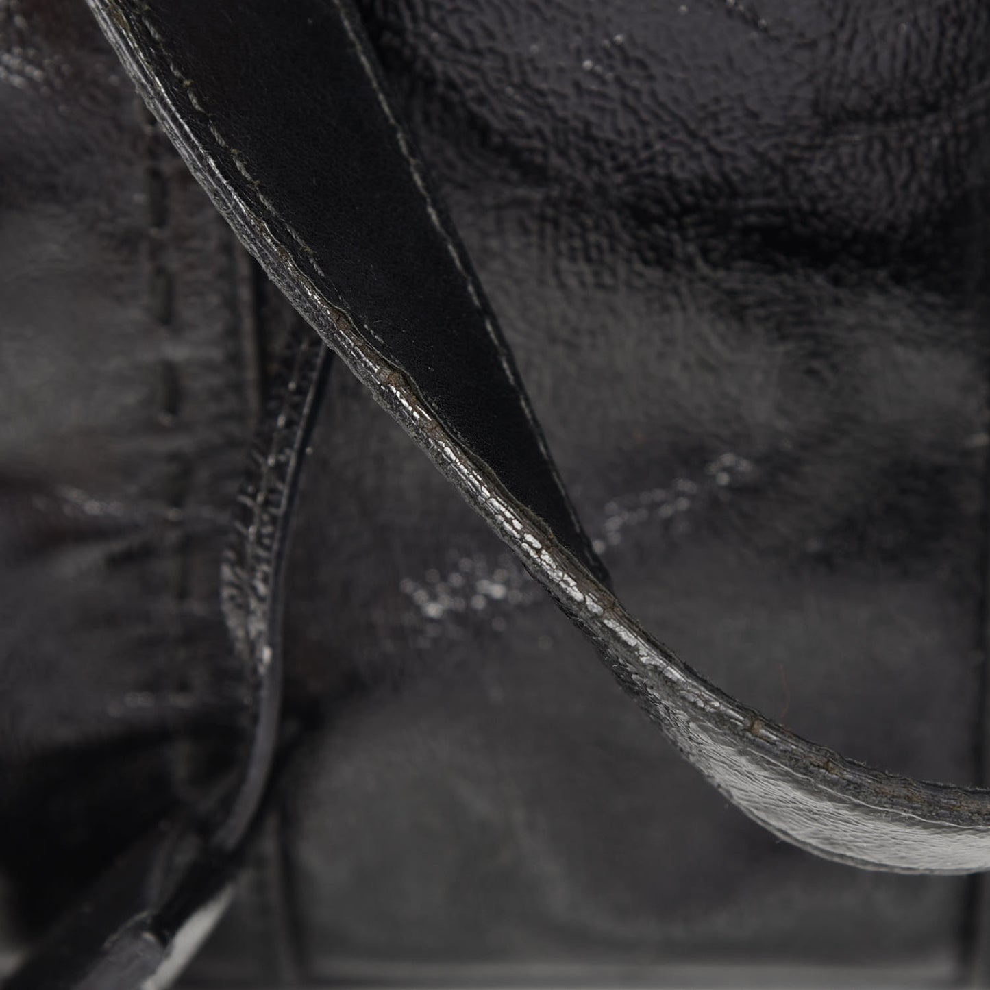 Textured Patent Calfskin Medium Muse Black