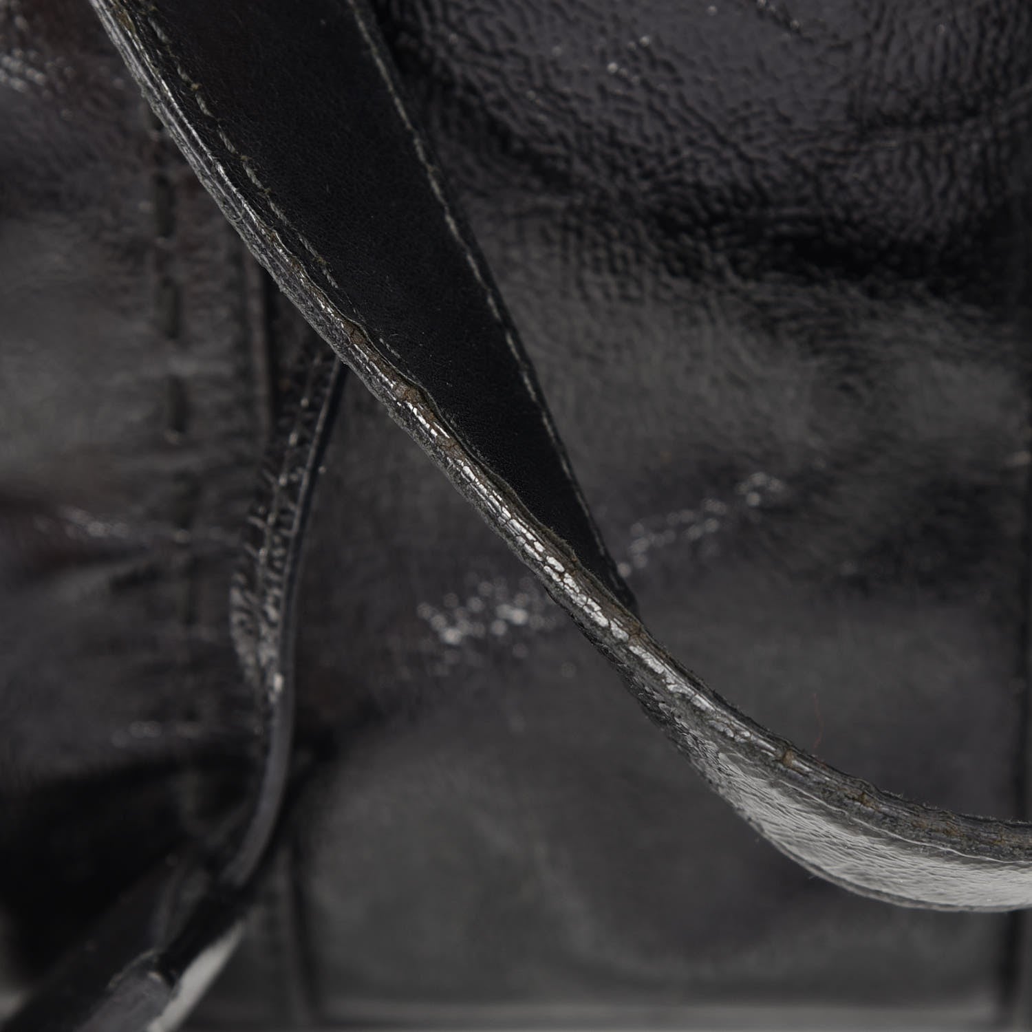 Saint Laurent Textured Patent Calfskin Medium Muse Black 26 of 26