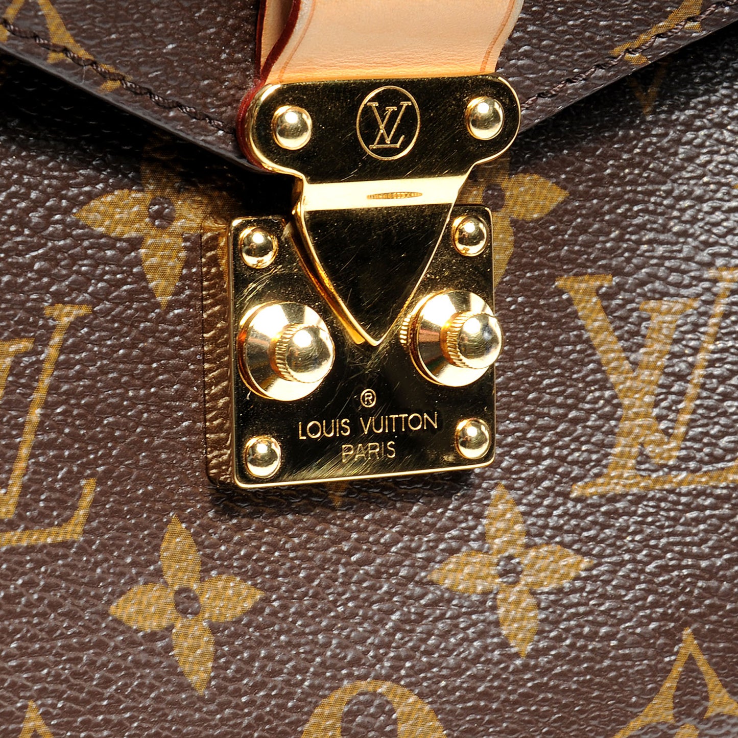 Monogram Metis