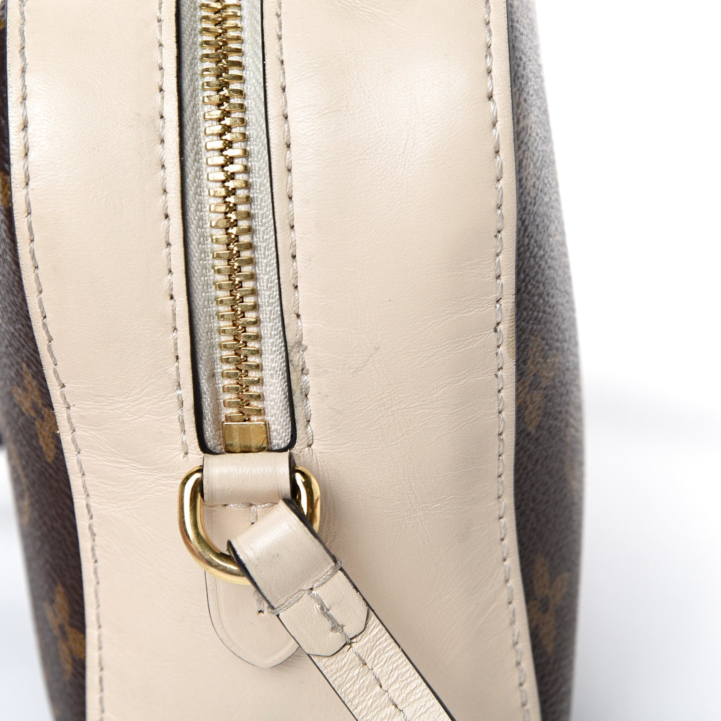 Monogram Saintonge Creme