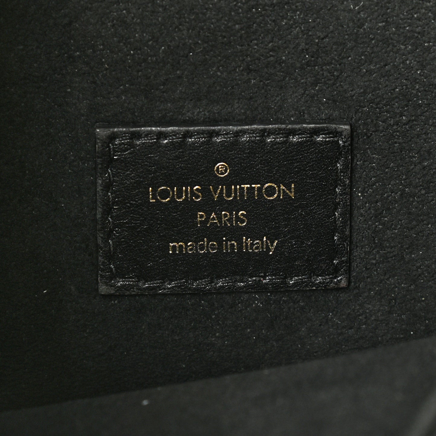 Reverse Monogram Chantilly Lock Black