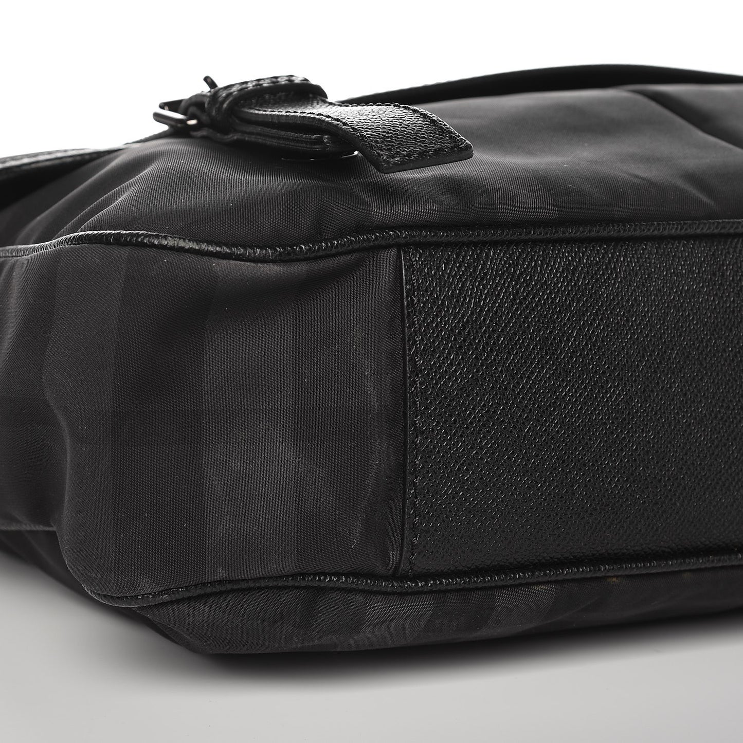 Smoked Check Medium Elgin Messenger Bag Black