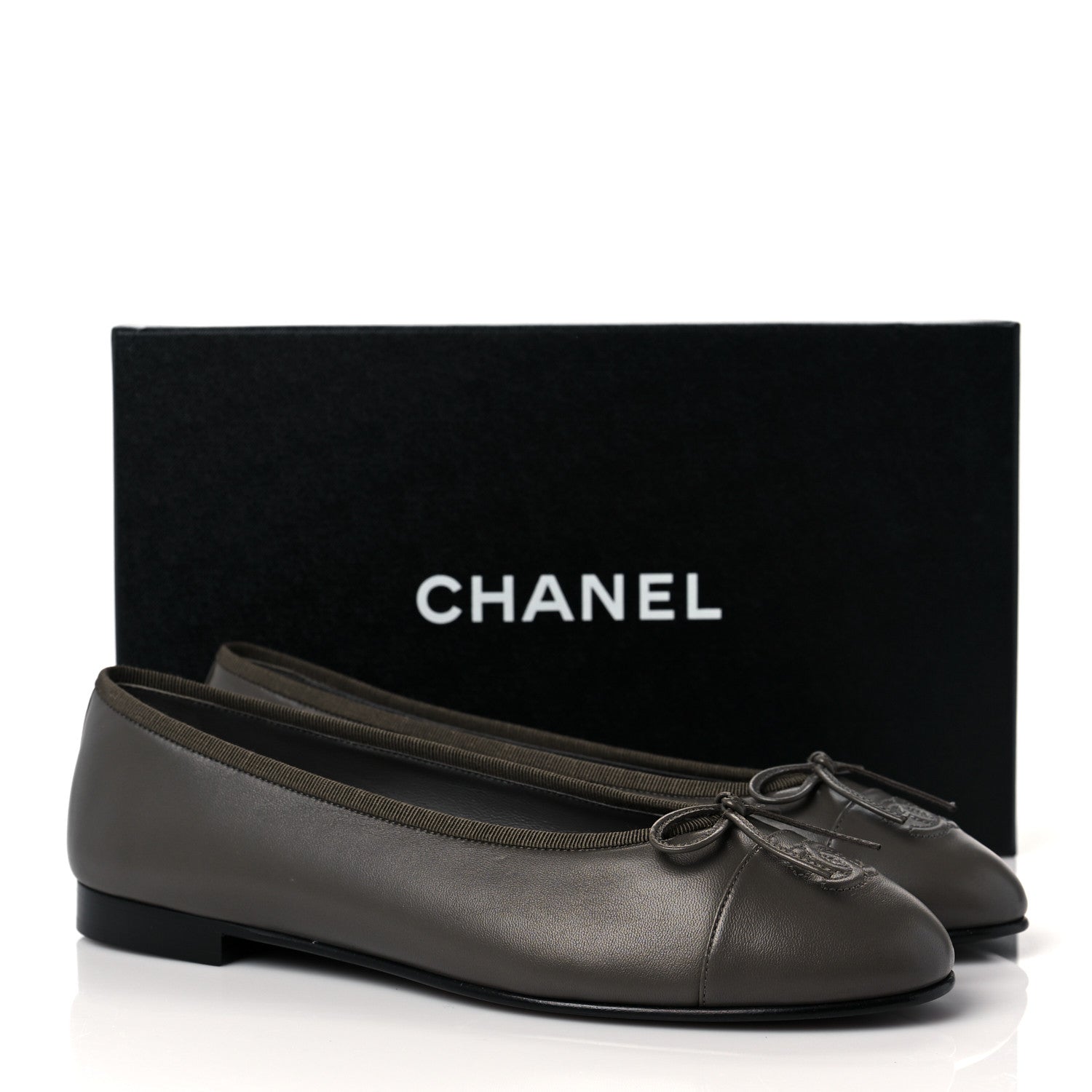 Chanel Lambskin Cap Toe CC Ballerina Flats 40 Dark Grey 9 of 9