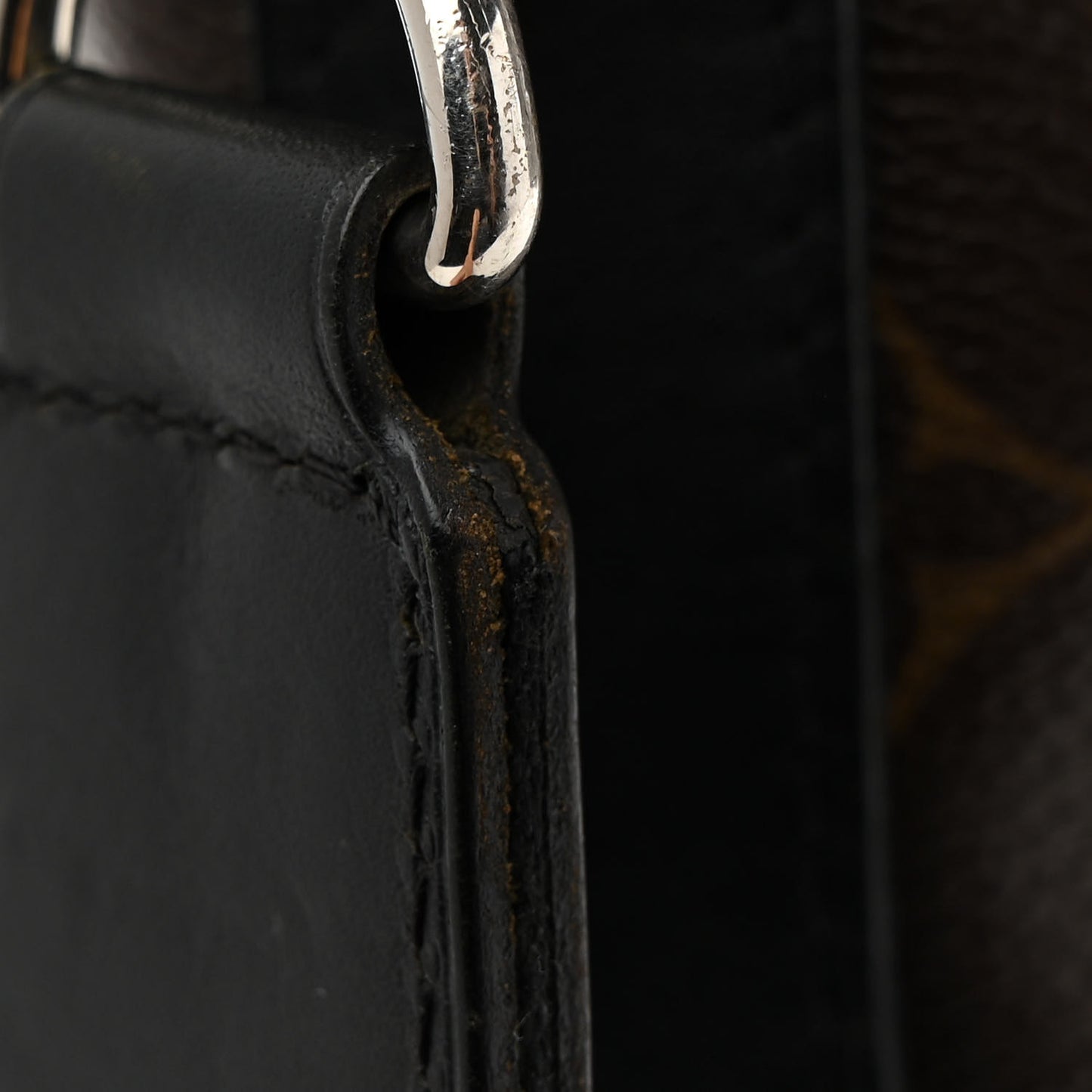 Monogram Macassar Kitan