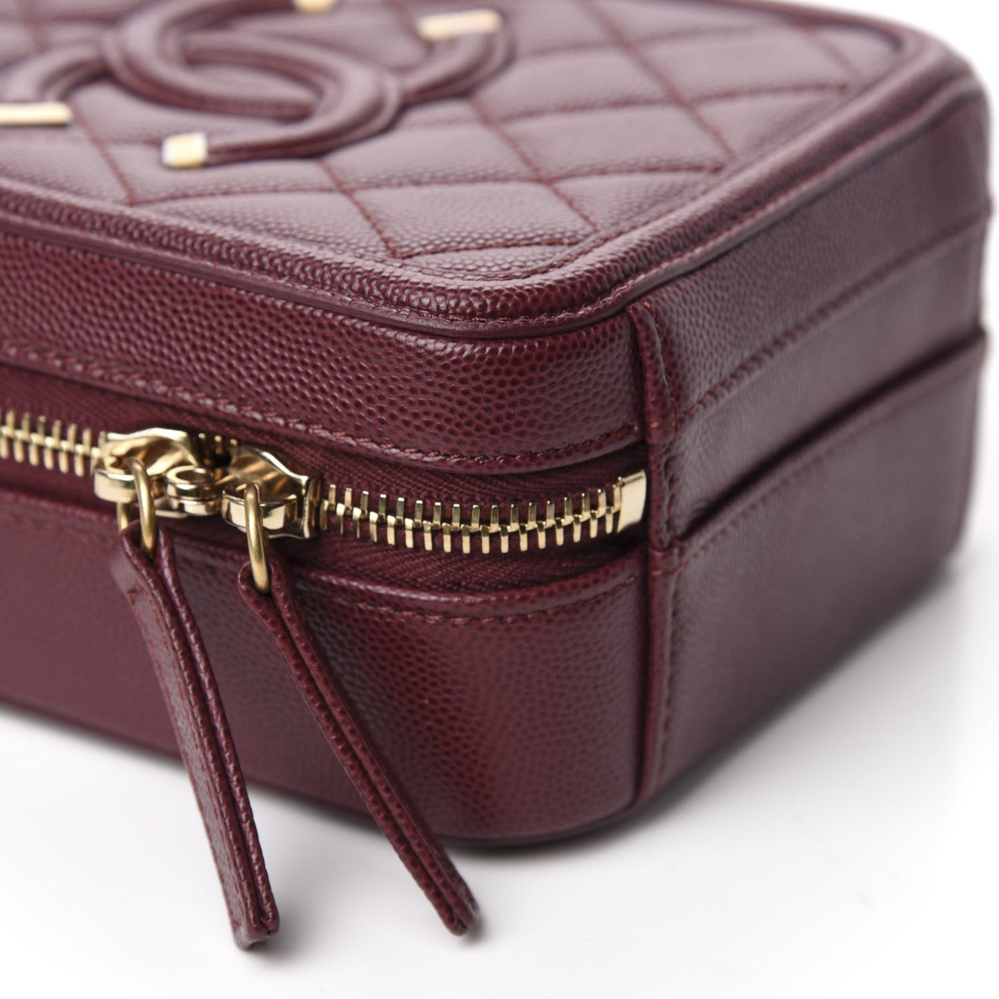 Caviar Quilted CC North South Filigree Vanity Case Burgundy