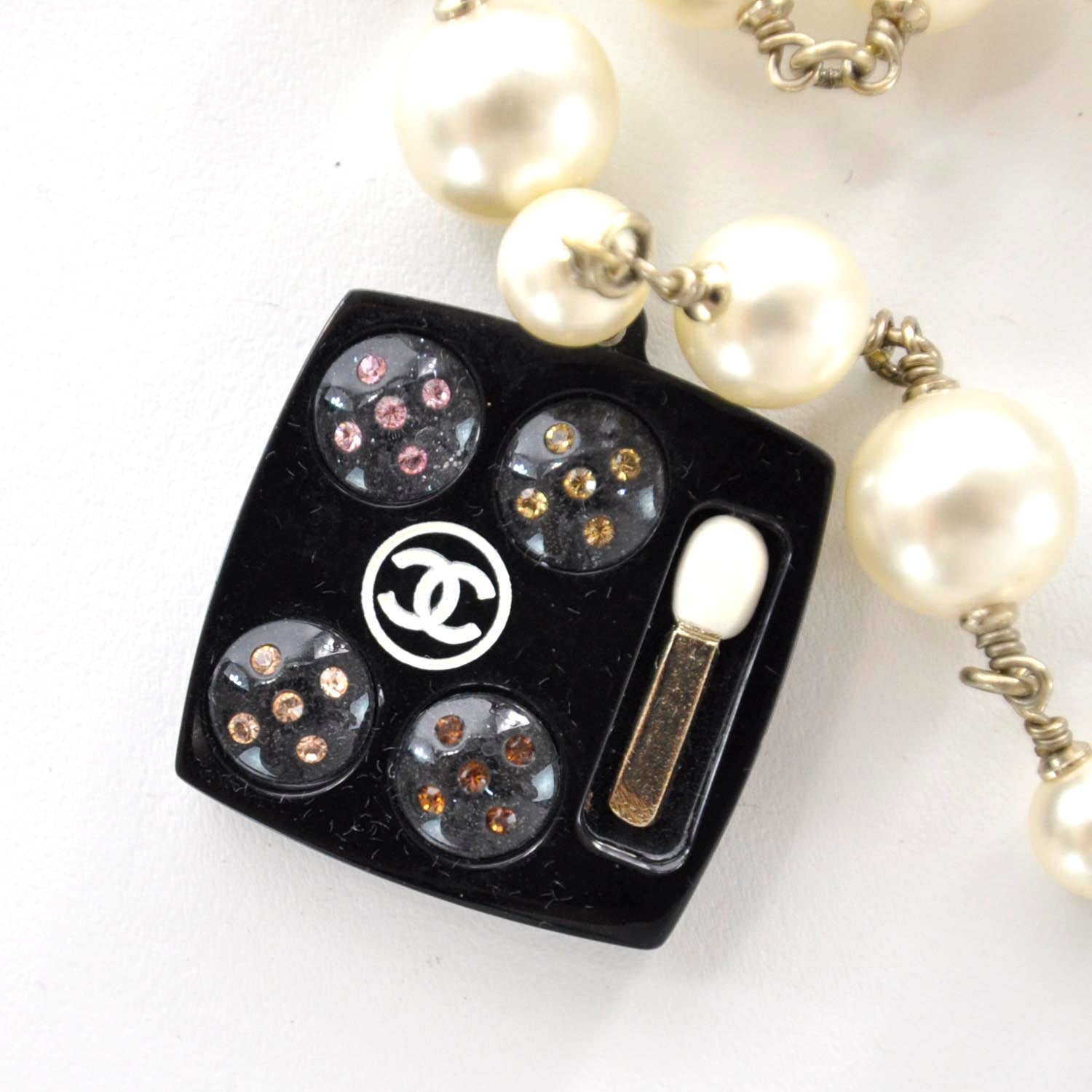 Chanel Resin Beauty Icons Pearl Necklace 5 of 6