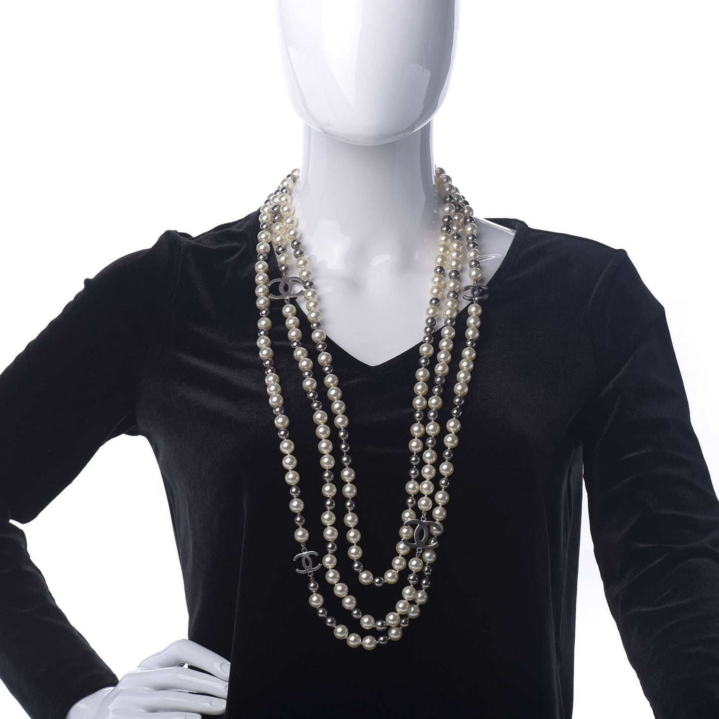 Pearl CC Long Necklace Silver Pearly White Grey