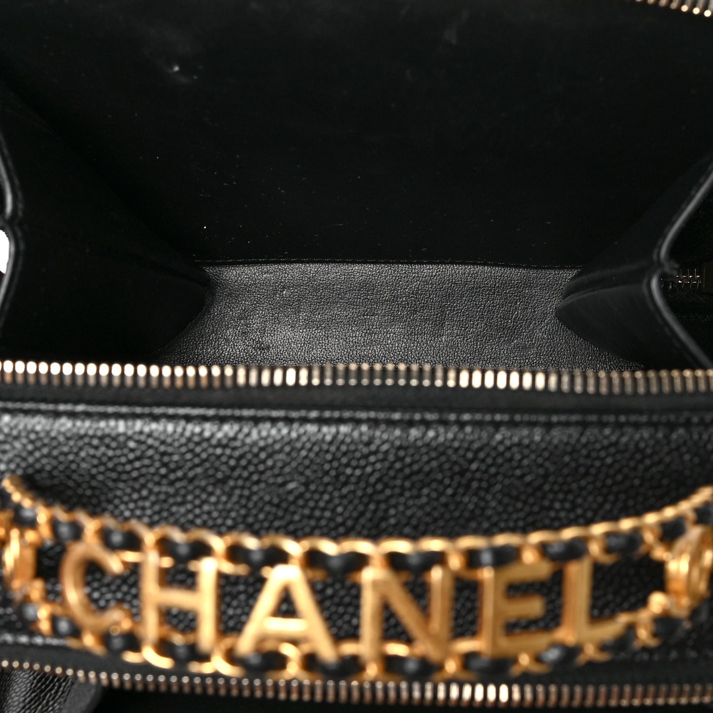 Caviar Quilted Small Pick Me Up Vanity Case Black