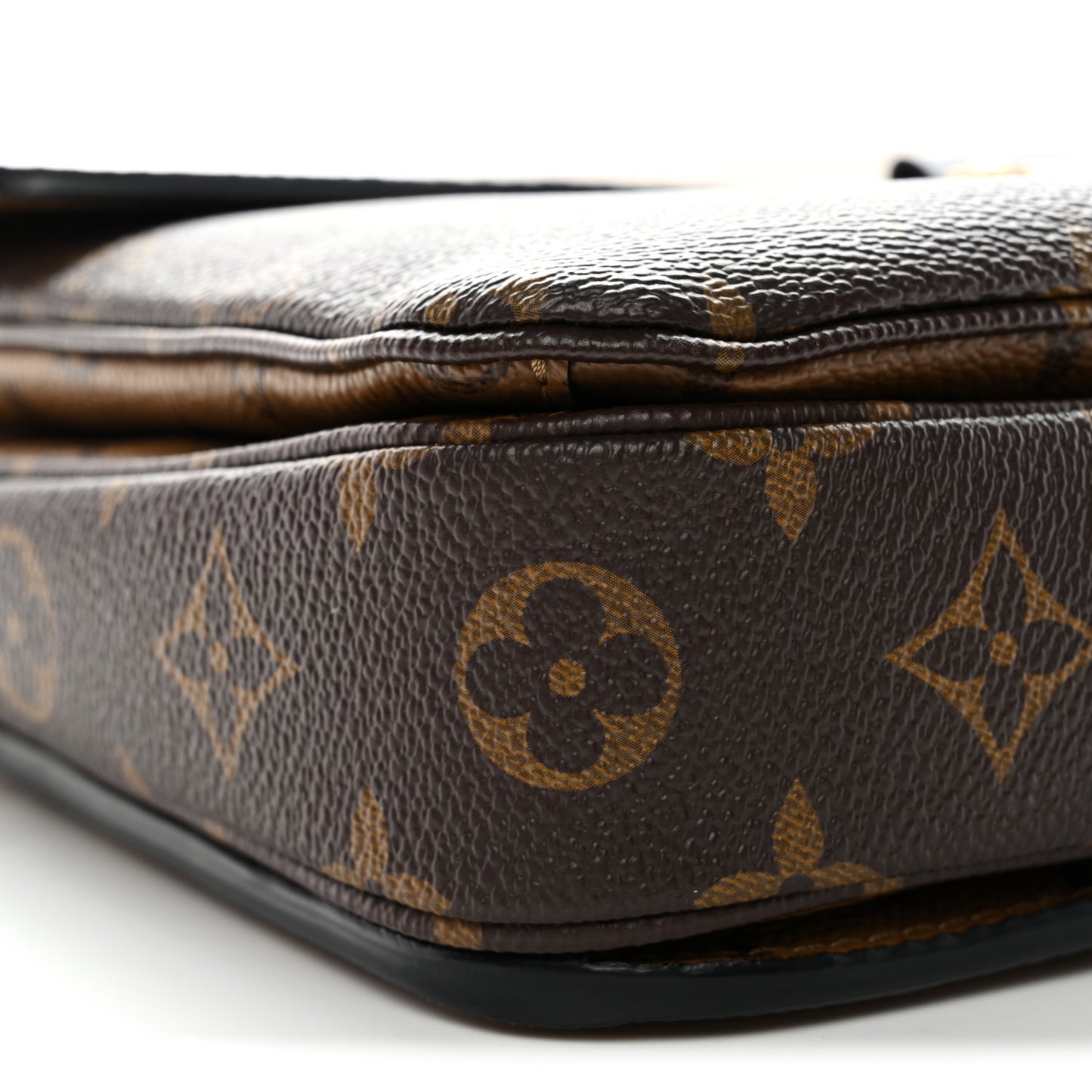 Reverse Monogram Pochette Metis