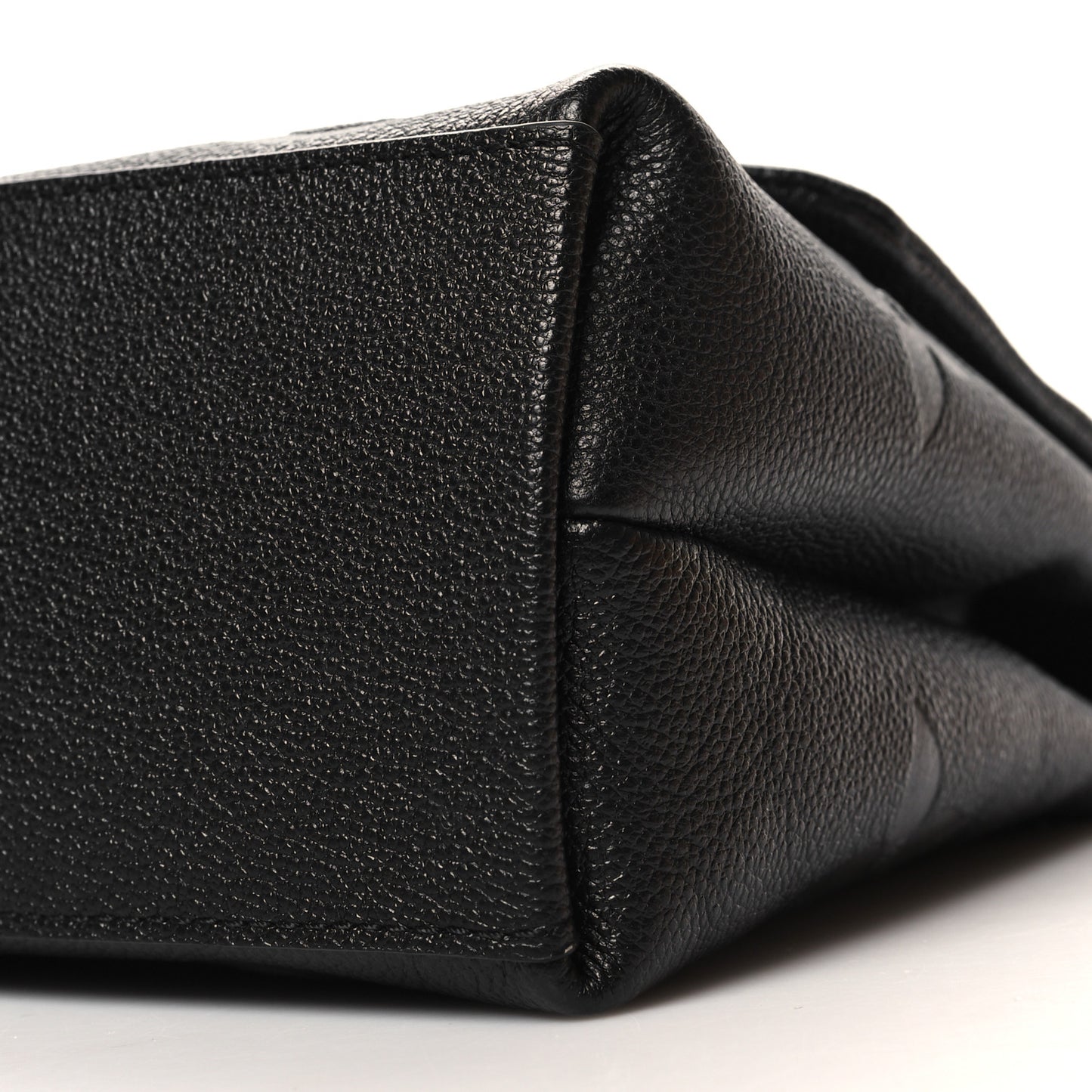 LOUIS VUITTON Empreinte Monogram Giant Madeleine MM Black