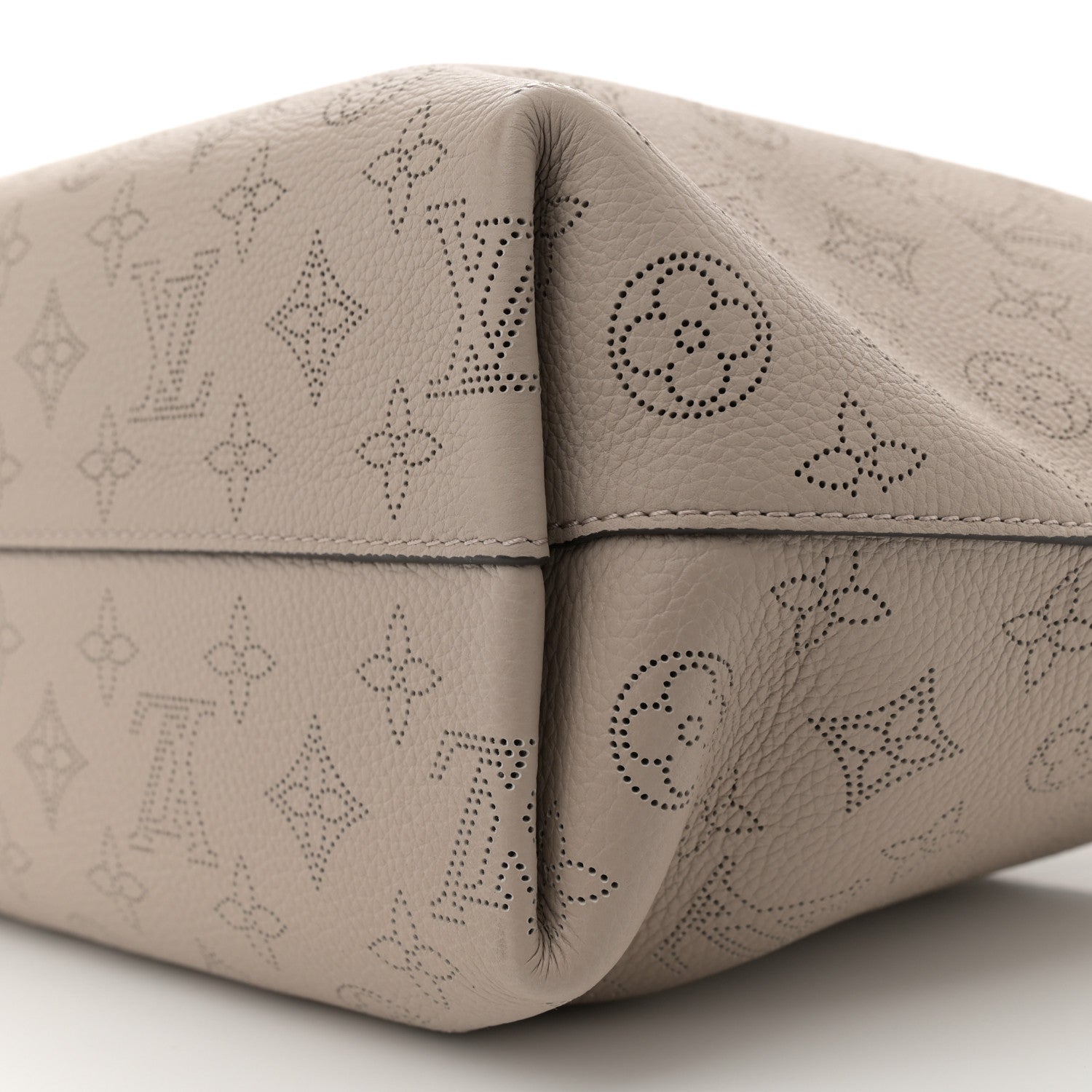 Louis Vuitton Mahina Why Knot MM Galet 9 of 9