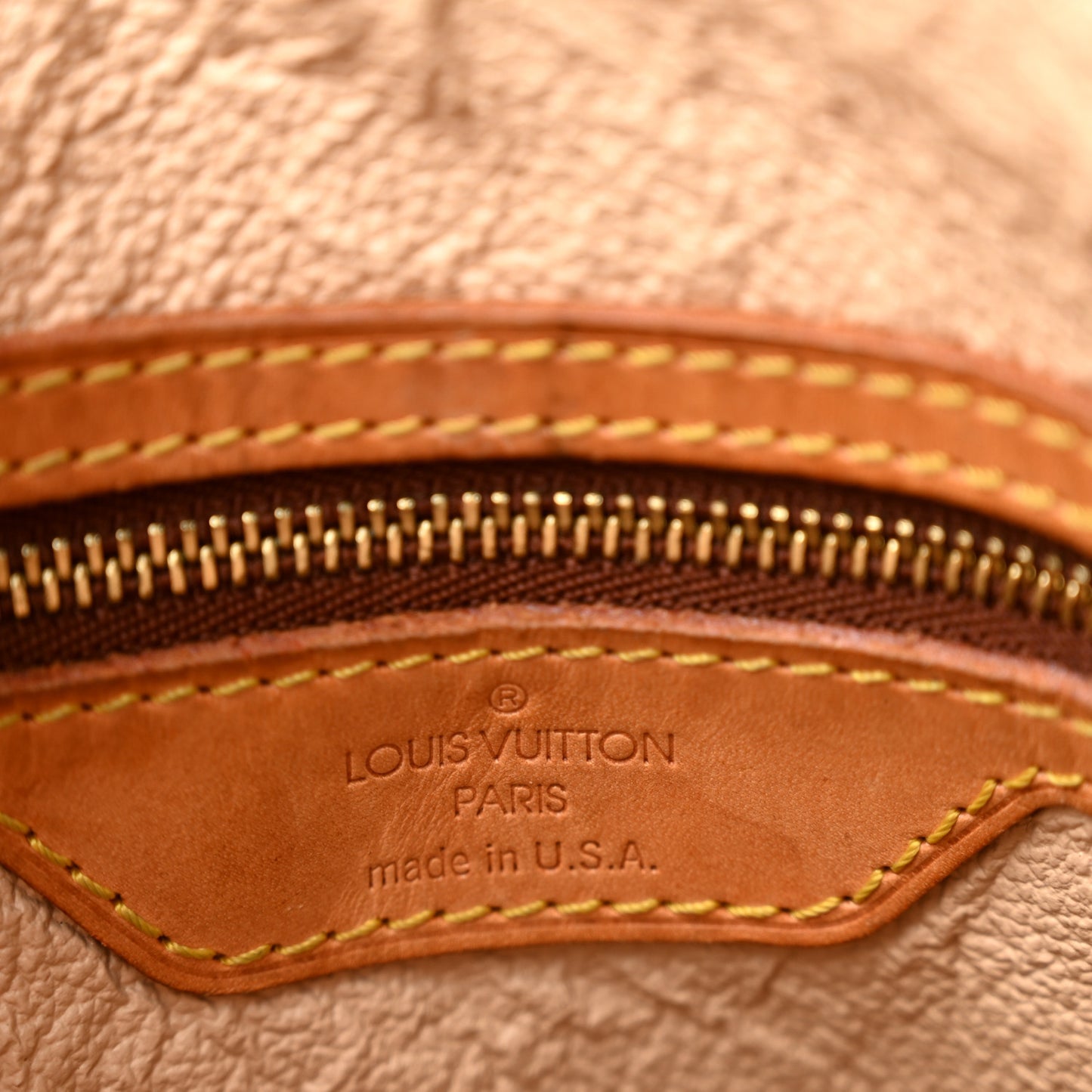 Monogram Petit Bucket 23