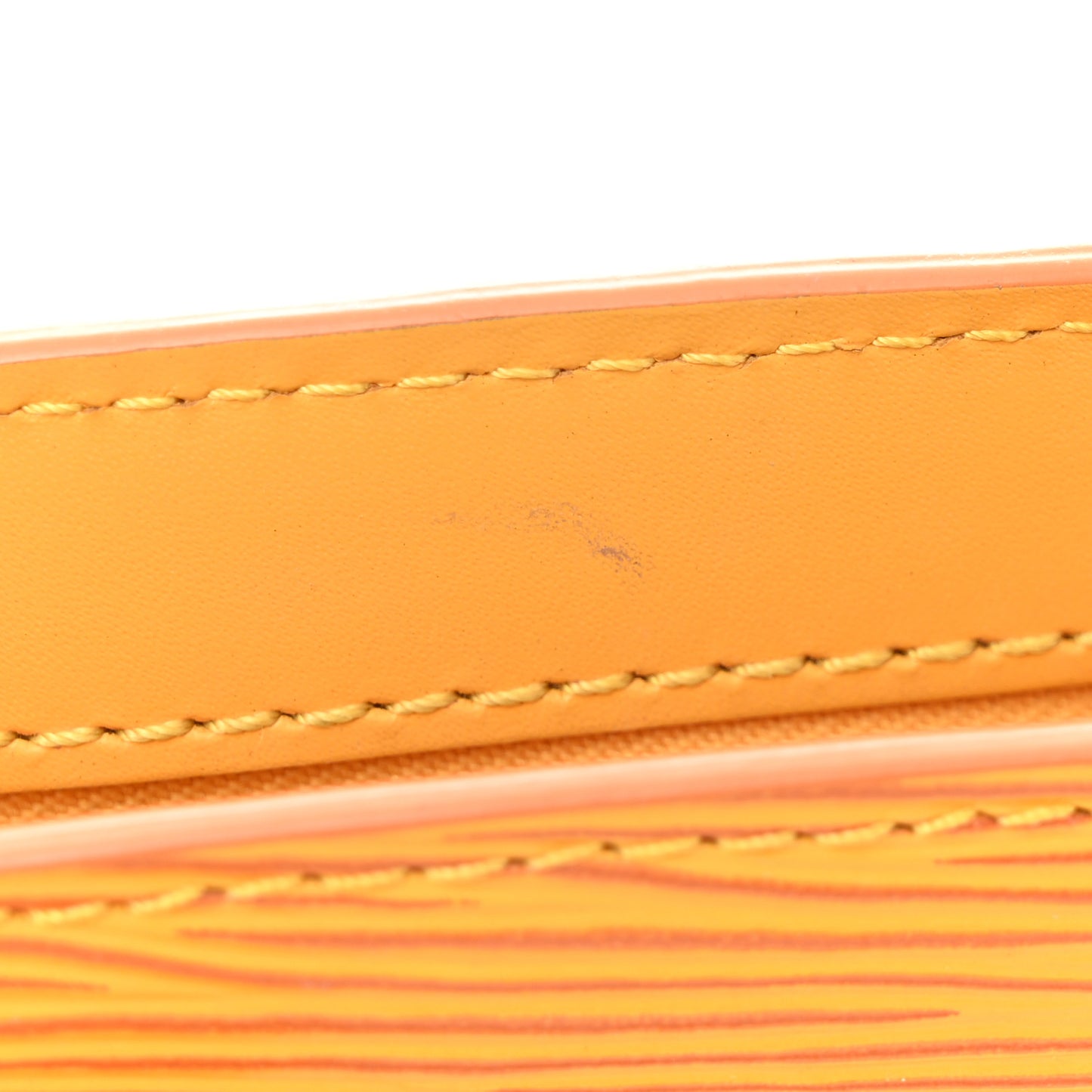 Epi Saint Jacques PM Long Straps Tassil