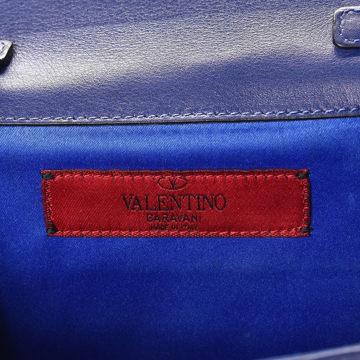 Vitello Rockstud Wallet on Chain Blue