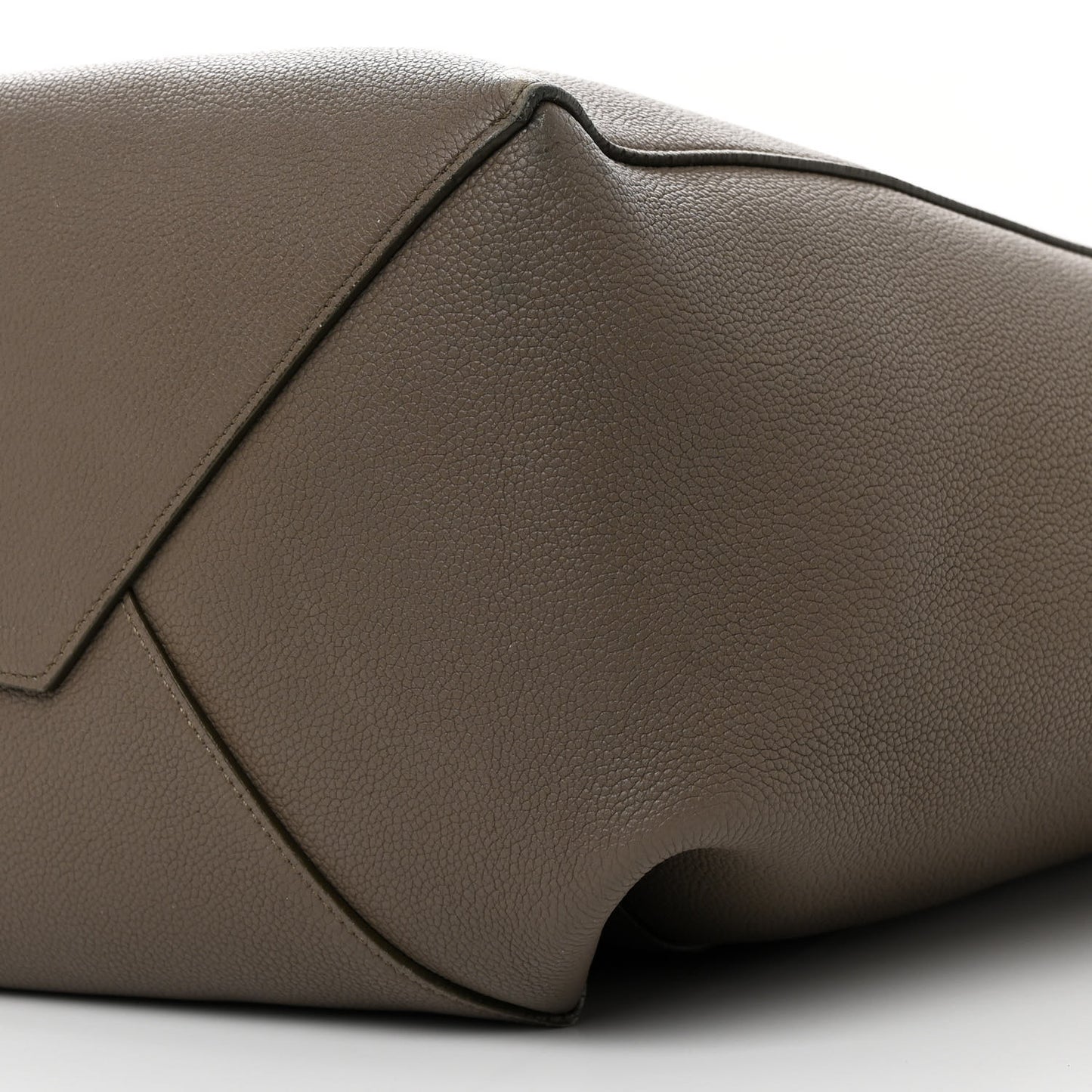 Soft Grained Calfskin Medium Belt Cabas Phantom Taupe