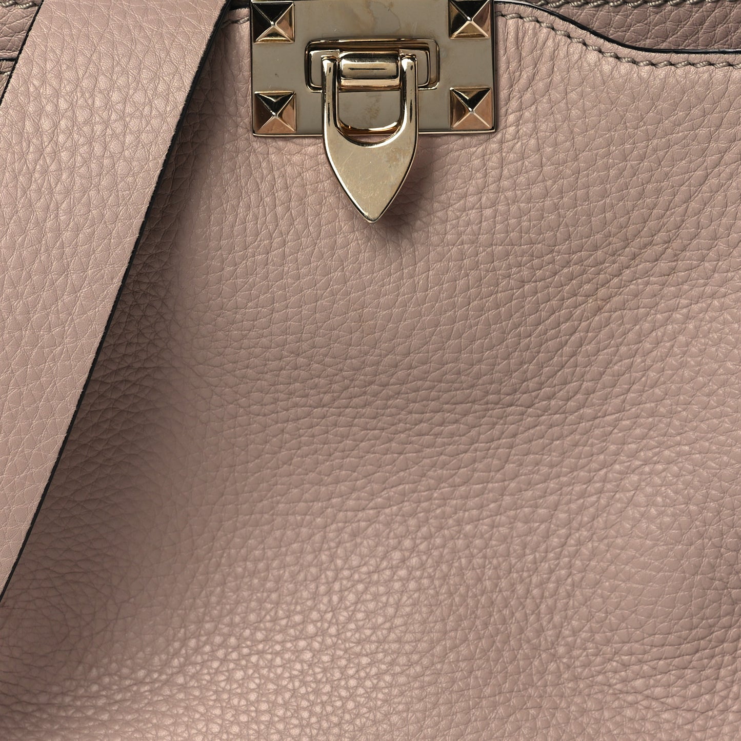 Pebbled Calfskin Mini Rockstud Flip-Lock Messenger Bag Poudre