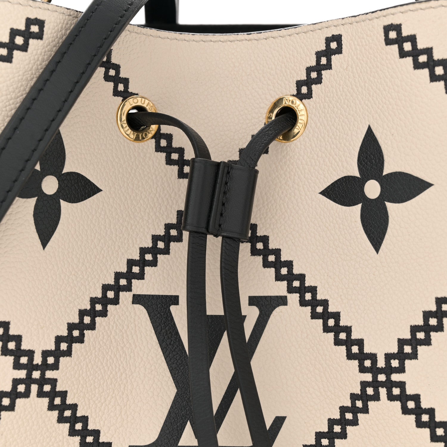 Louis Vuitton Empreinte Monogram Giant Broderies Neonoe MM Cream Black 7 of 13