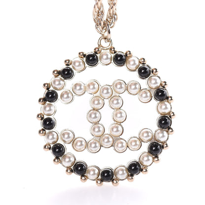 Chanel Pearl Bead CC Medallion Necklace Gold Pearly White Black 4 of 6