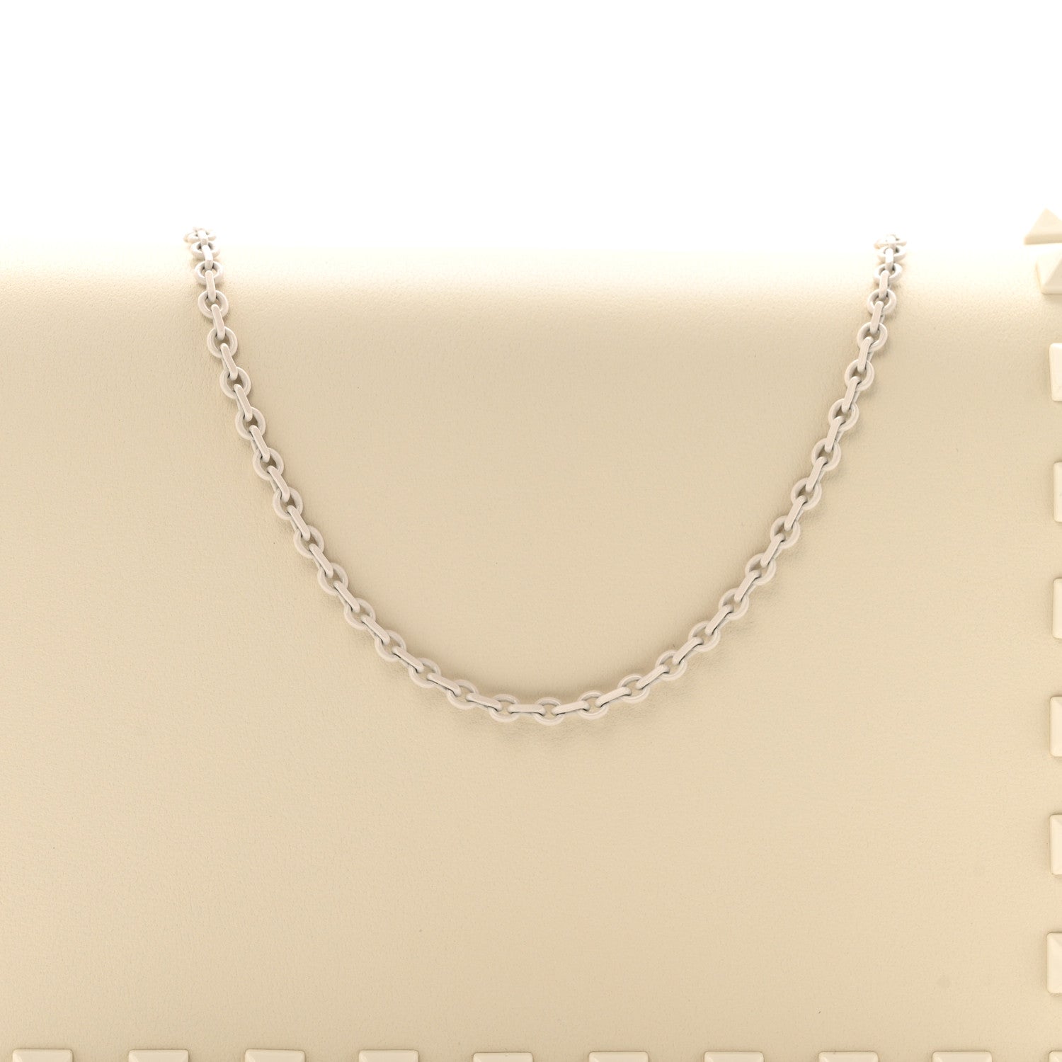 Valentino Garavani Calfskin Lacquer Monochrome Rockstud Wallet On Chain Ivory 9 of 11