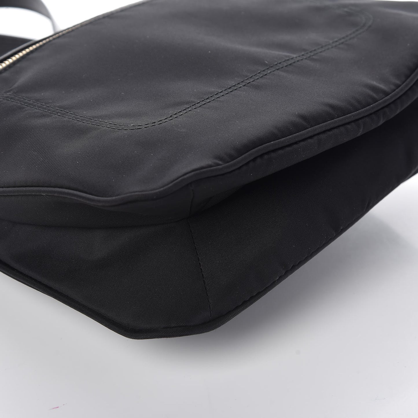 Nylon Flat Messenger Bag Black