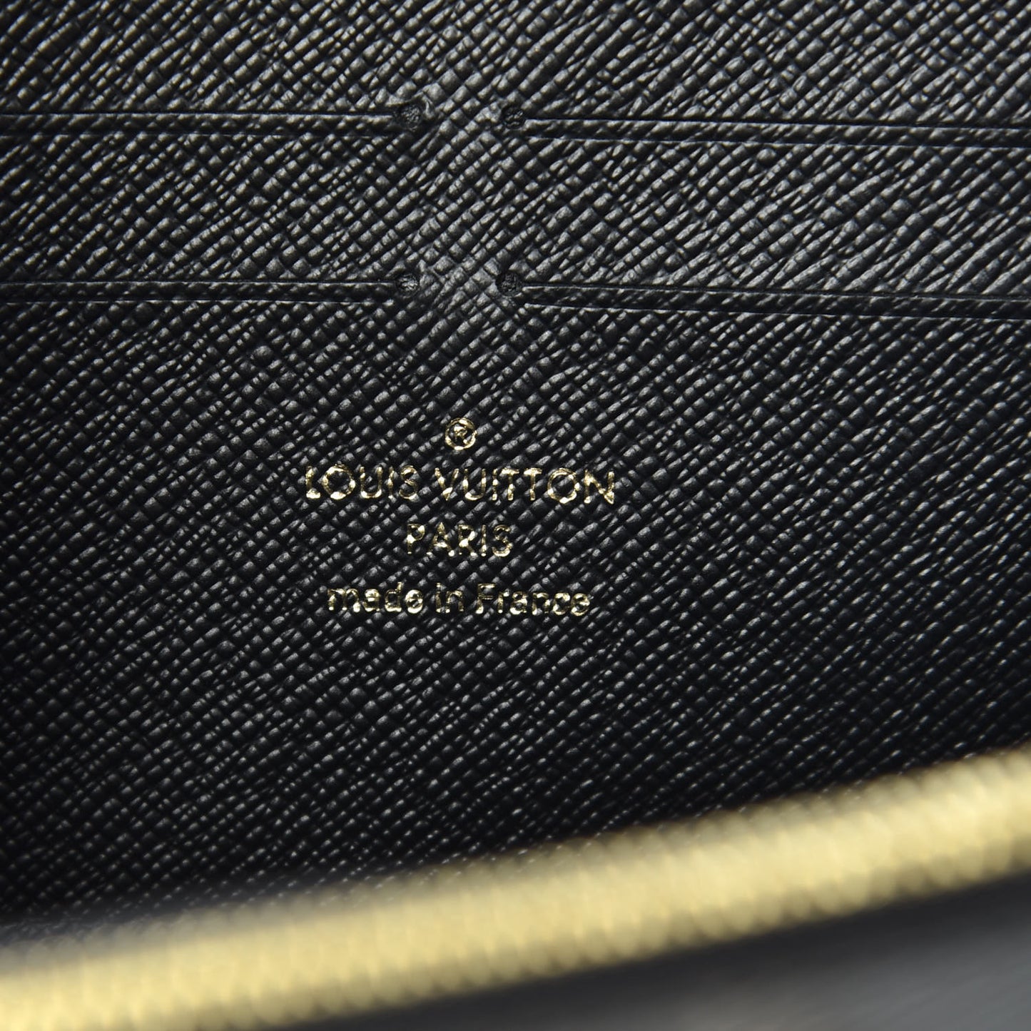 Epi Love Lock Twist Chain Wallet Black