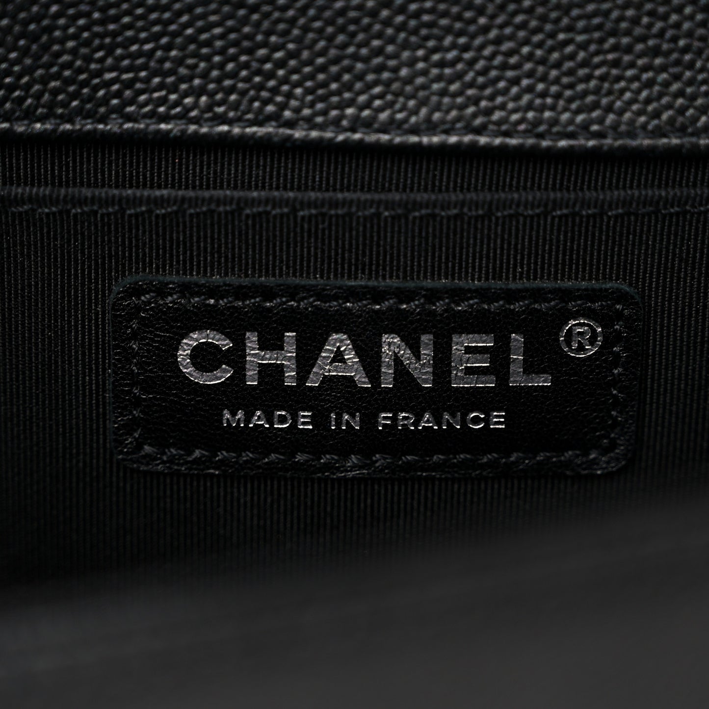 Caviar Quilted Medium Boy Flap So Black