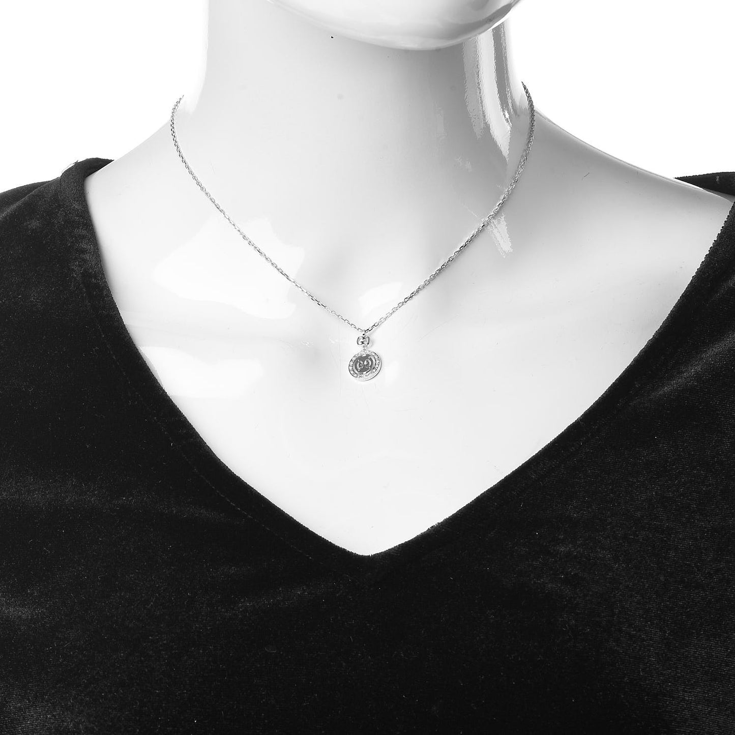 18K White Gold Diamond 10mm Icon Twirl Pendant Necklace