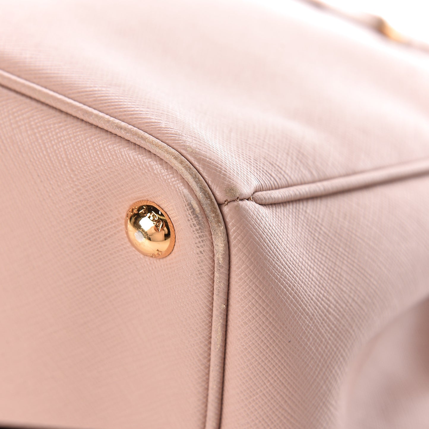 Saffiano Medium Galleria Double Zip Tote Cammeo