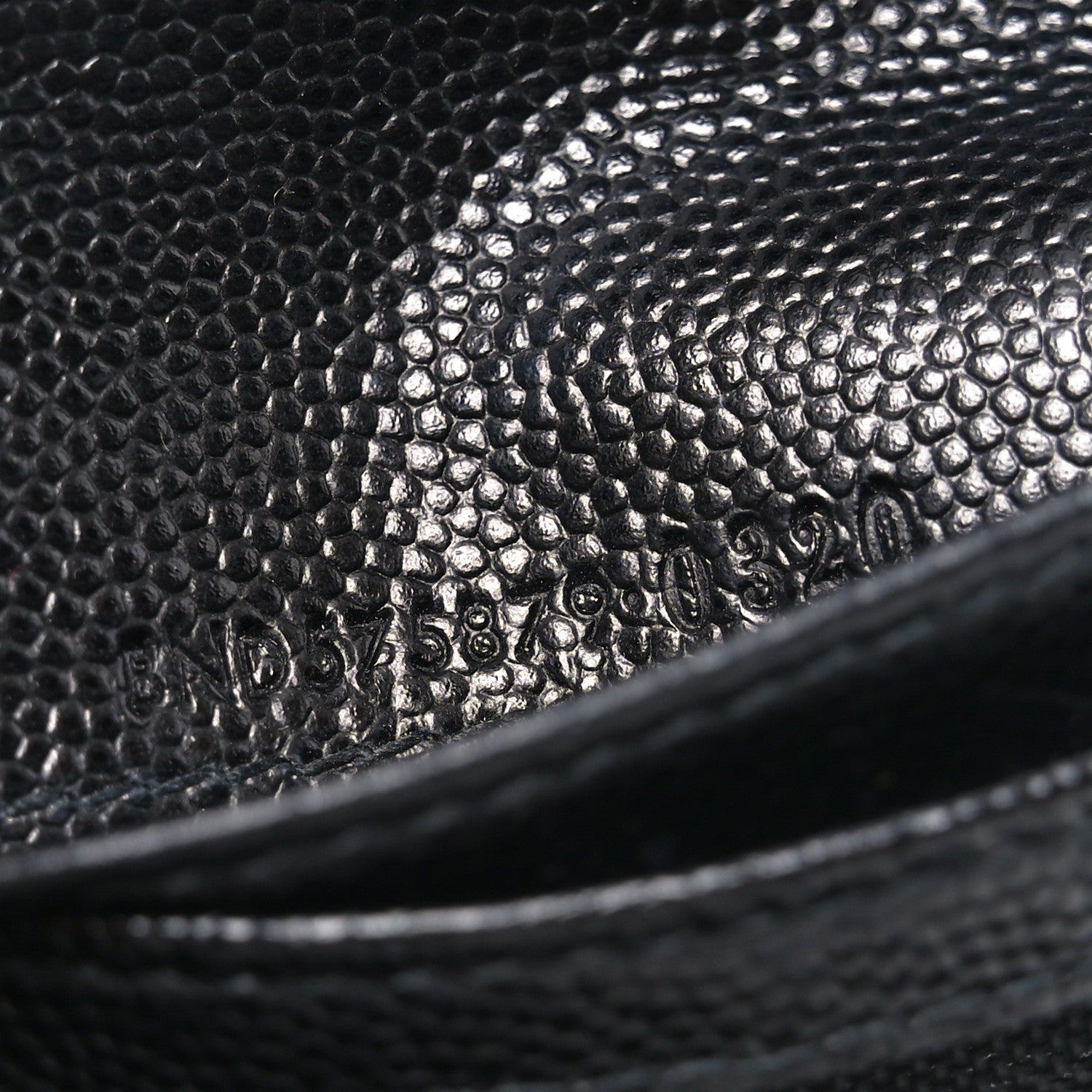 Saint Laurent Grain De Poudre Matelasse Chevron Monogram Zipped Card Case Black 7 of 8