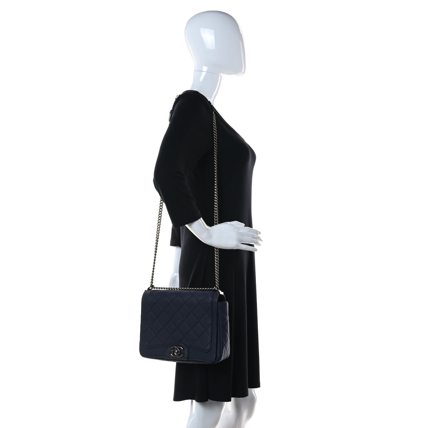 Washed Caviar Quilted Medium Turn Around Ligne Flap Navy