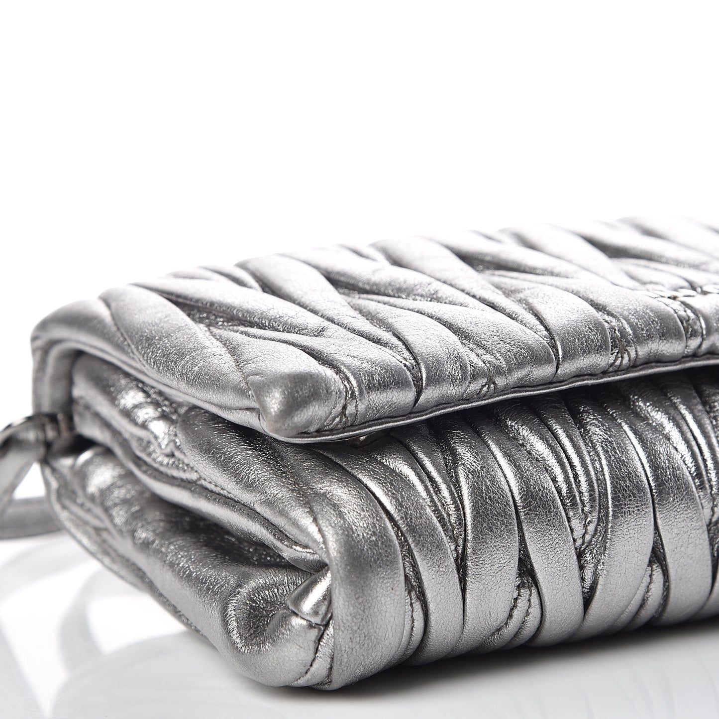 Metallic Nappa Matelasse Chain Crossbody Cromo