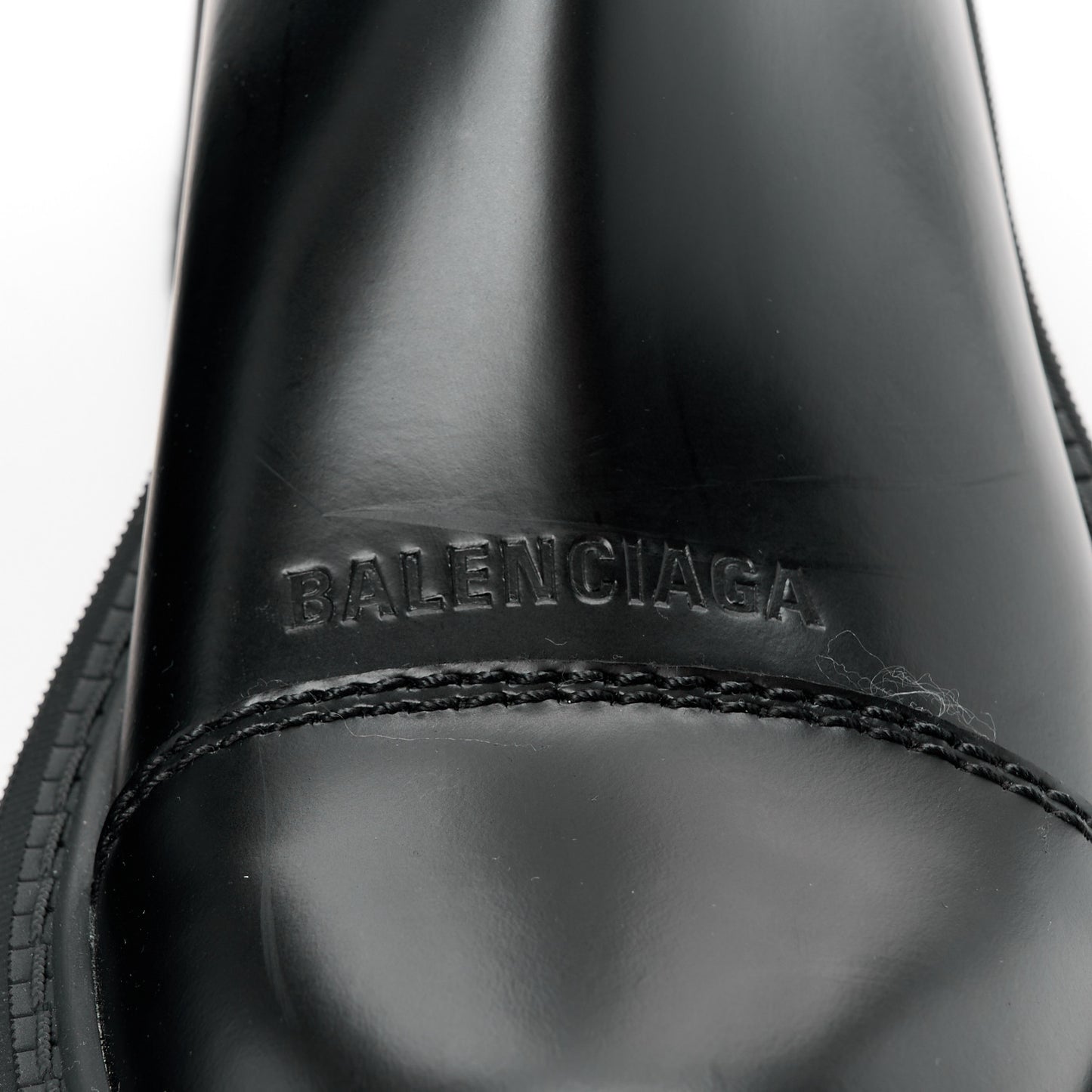 Jive Smooth Calfskin Logo Embossed Womens Tractor 20mm Chelsea Boots 38 Black