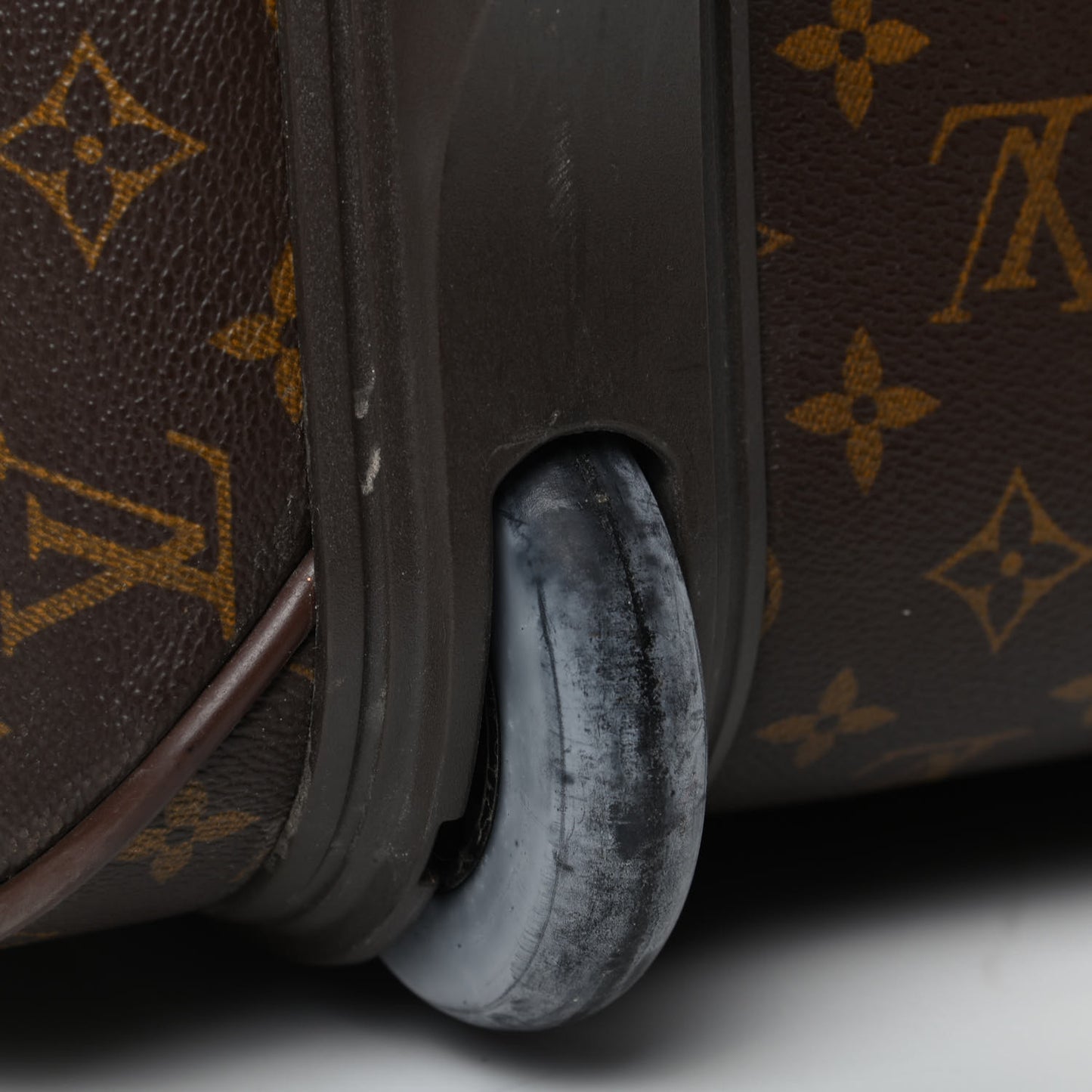 Monogram Pegase 45