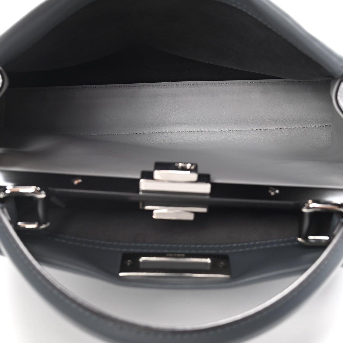 Vitello Seta Shiny Nappa Medium Peekaboo Iconic Satchel Tempesta Grigio Perla